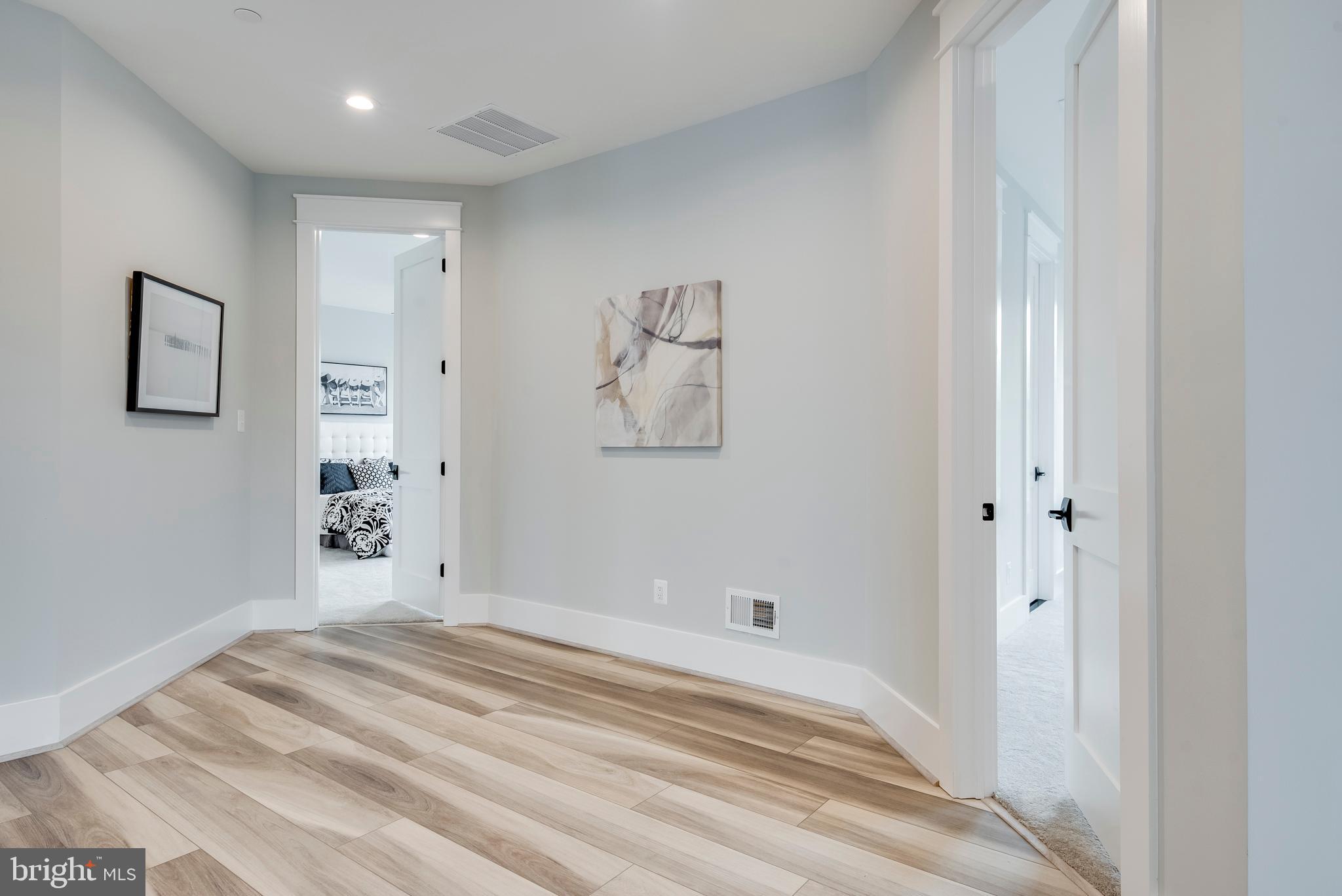 BROADWATER BEACH - Residential