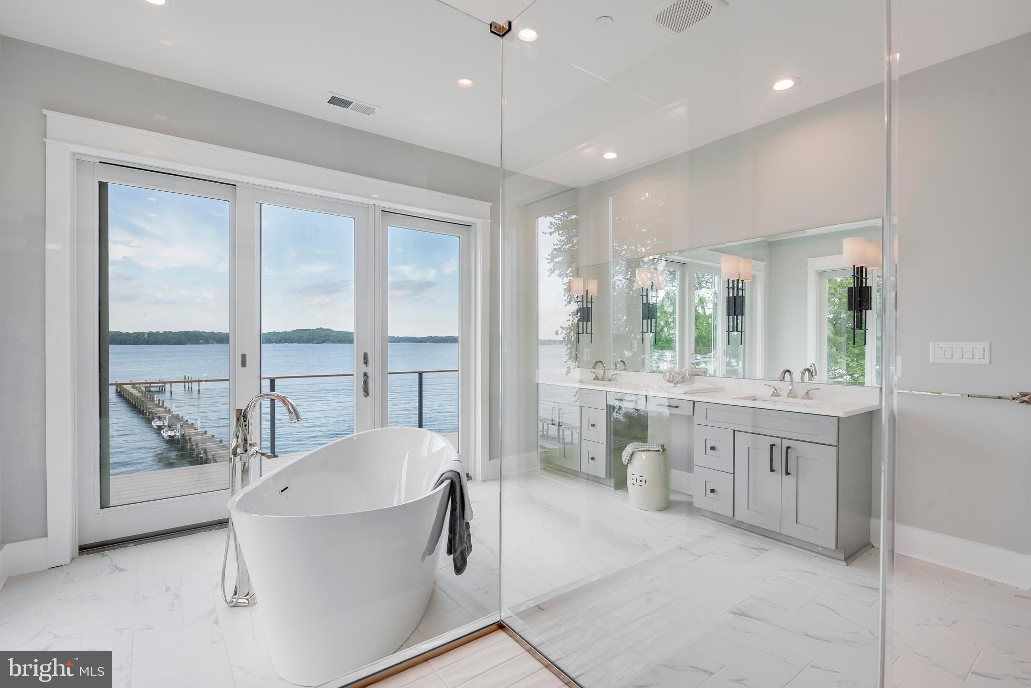 BROADWATER BEACH - Residential