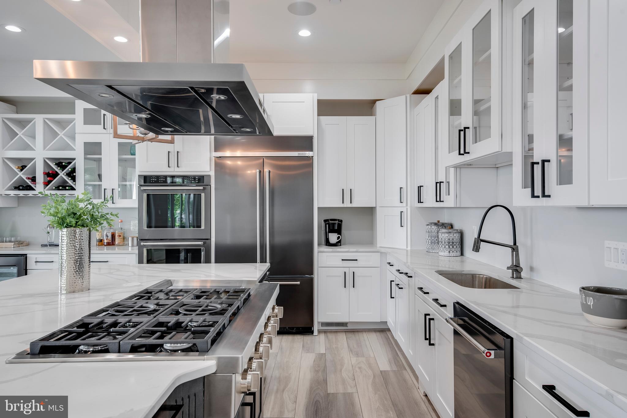 BROADWATER BEACH - Residential