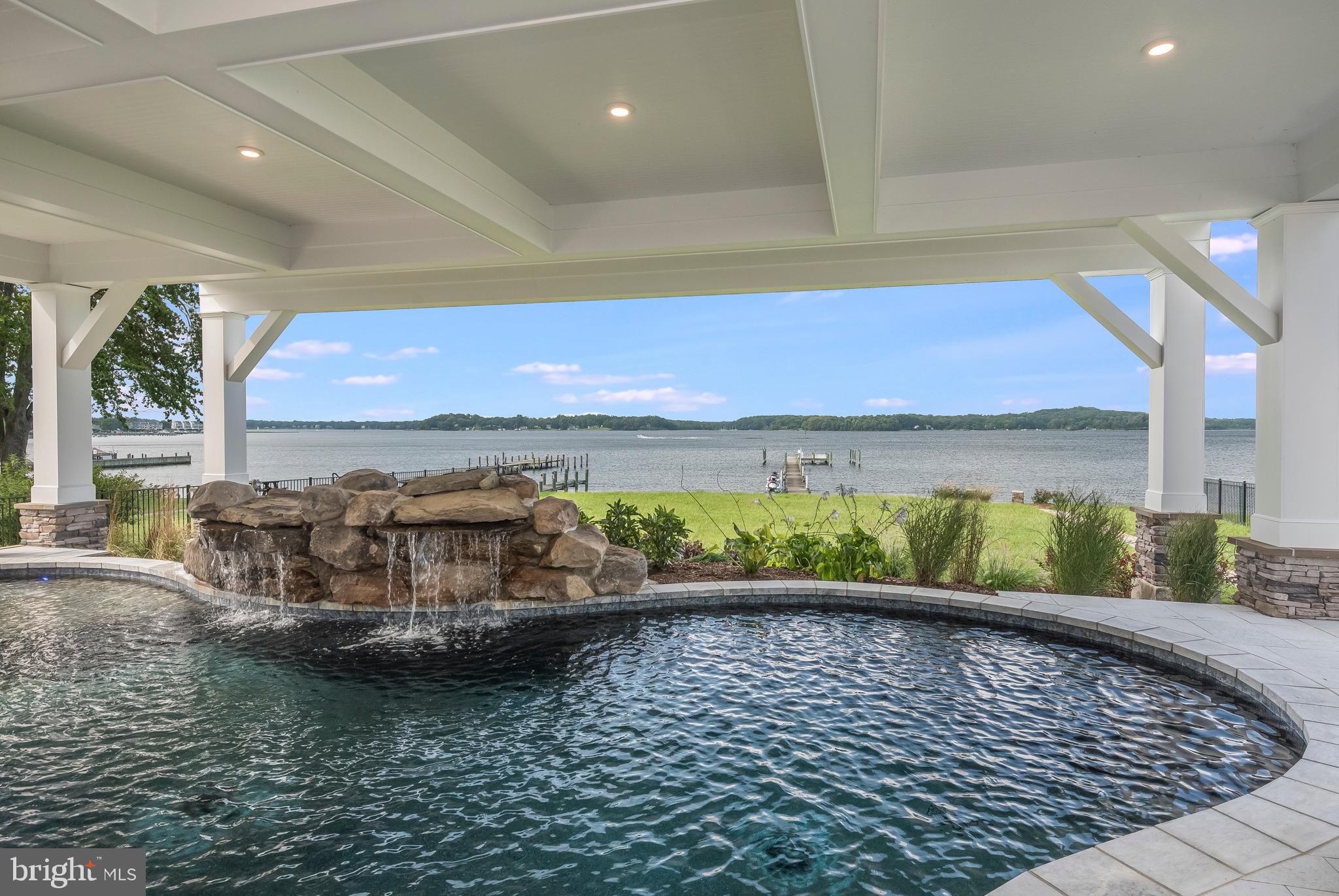 BROADWATER BEACH - Residential