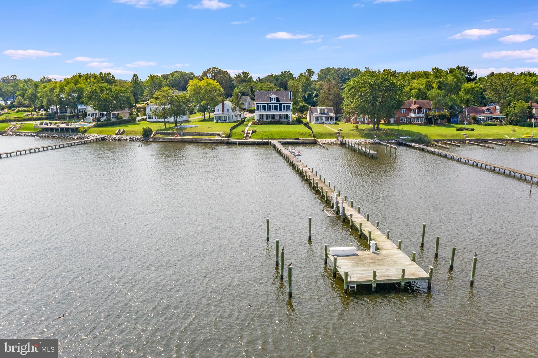 BROADWATER BEACH - Residential