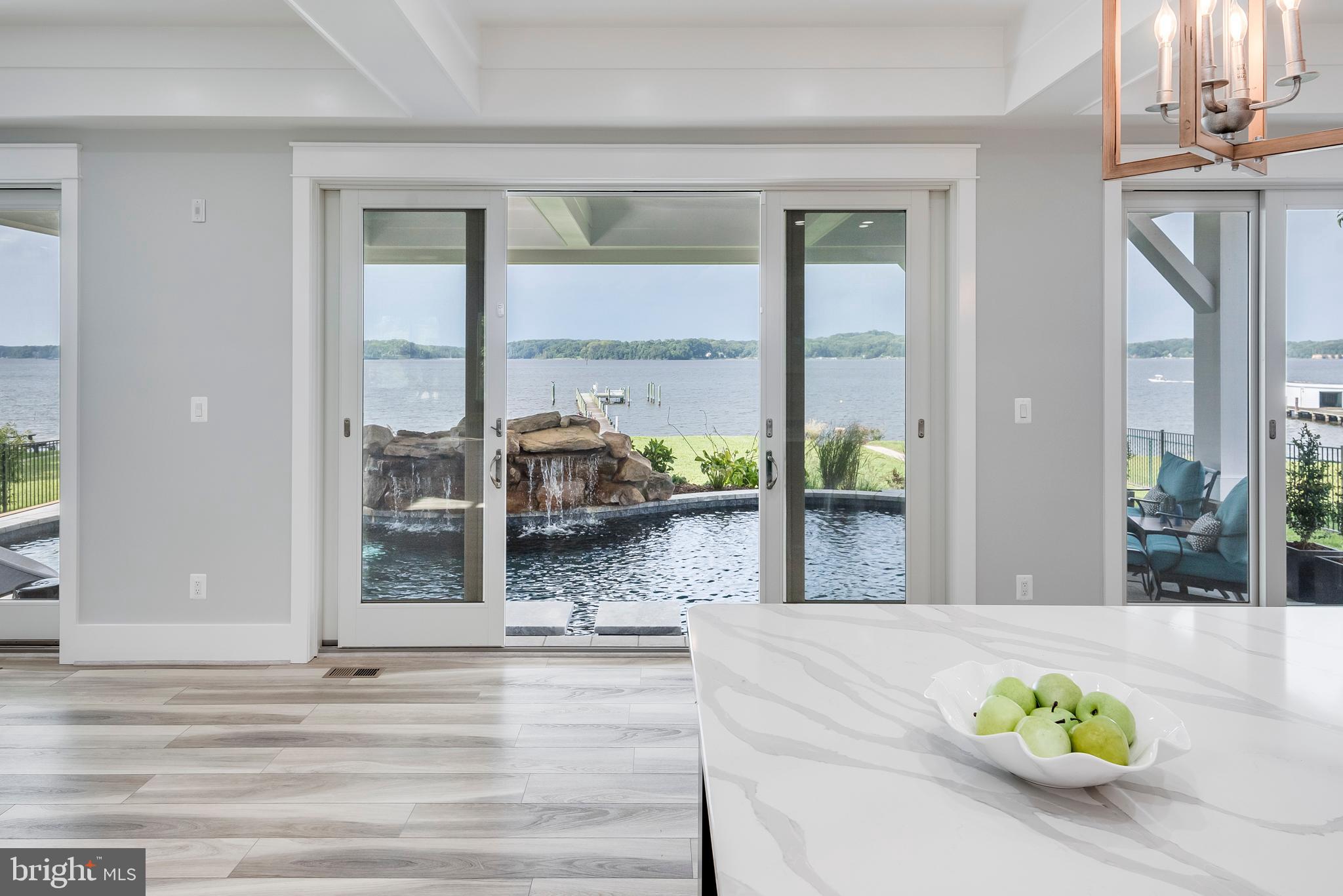 BROADWATER BEACH - Residential