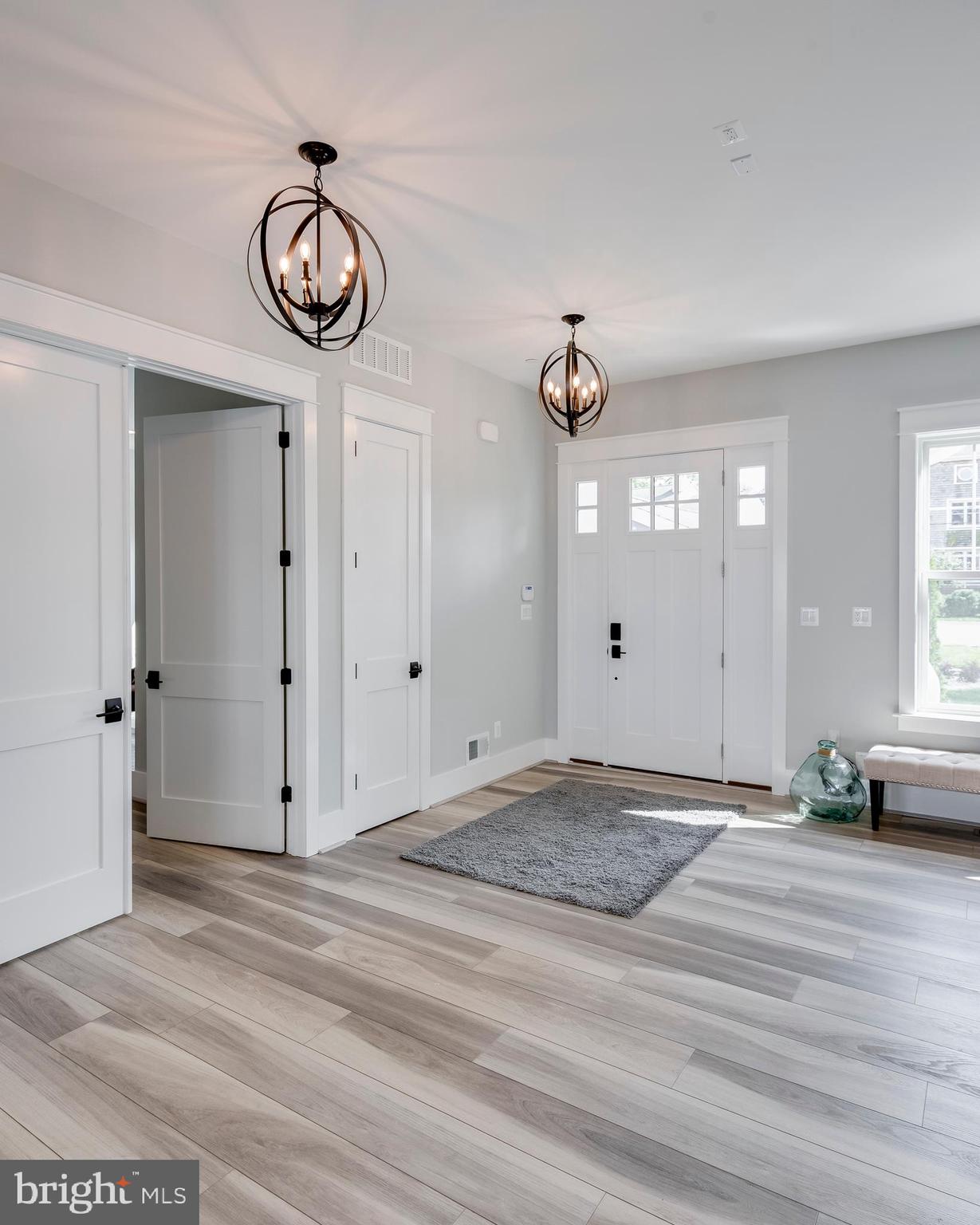 BROADWATER BEACH - Residential