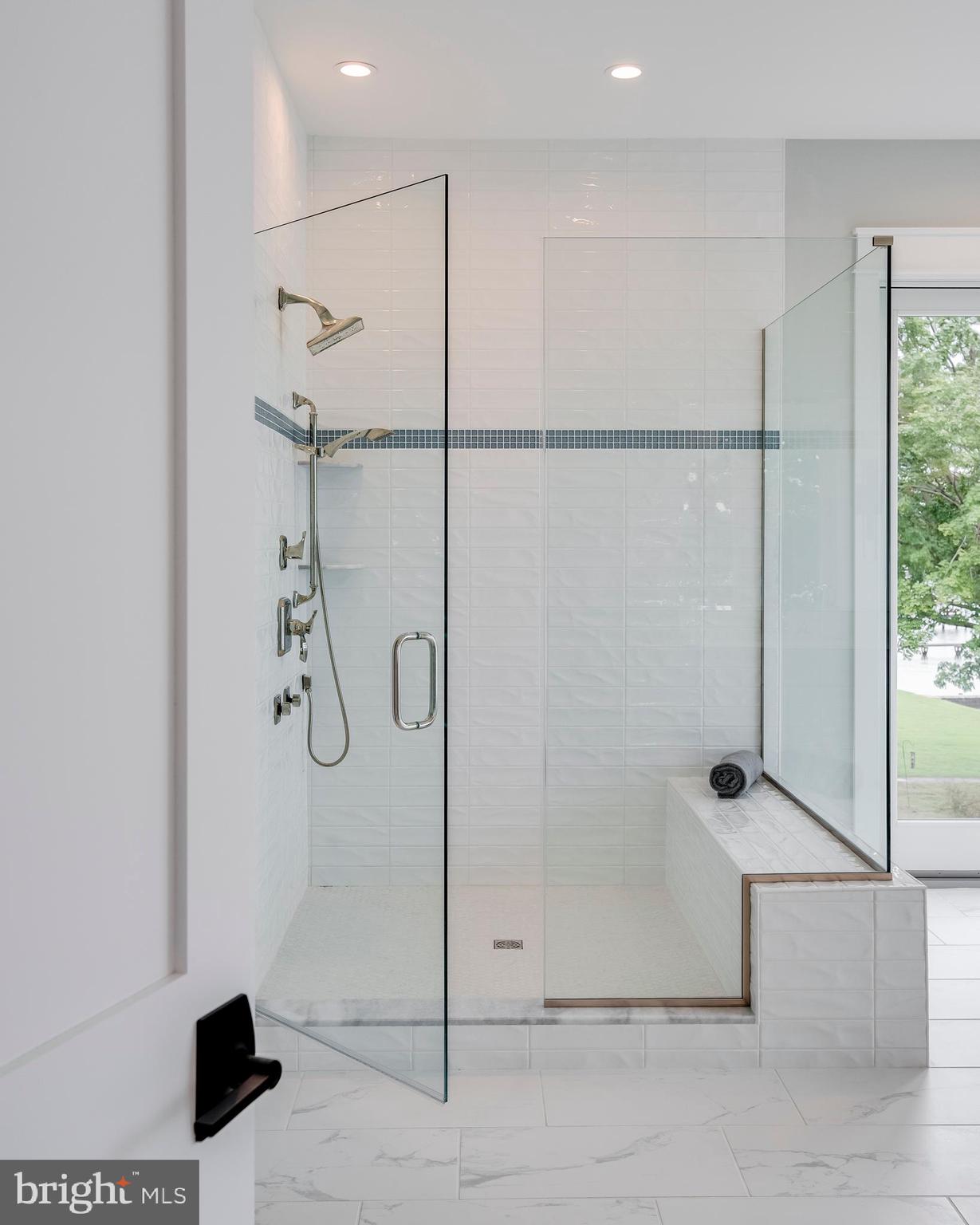 BROADWATER BEACH - Residential