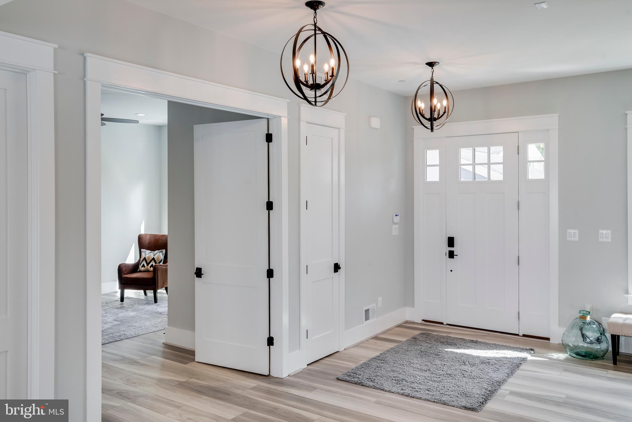 BROADWATER BEACH - Residential