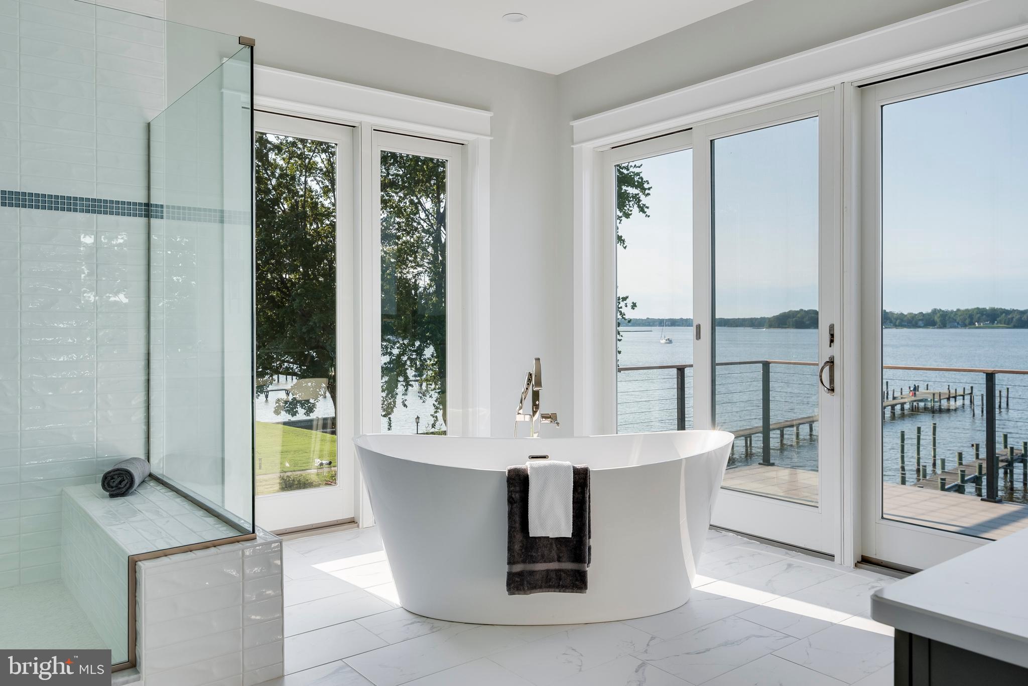 BROADWATER BEACH - Residential