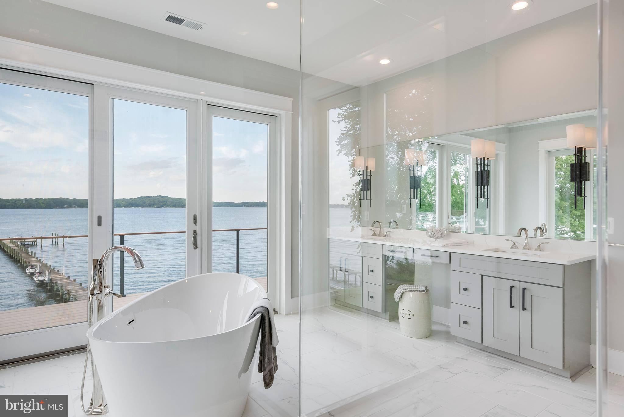 BROADWATER BEACH - Residential