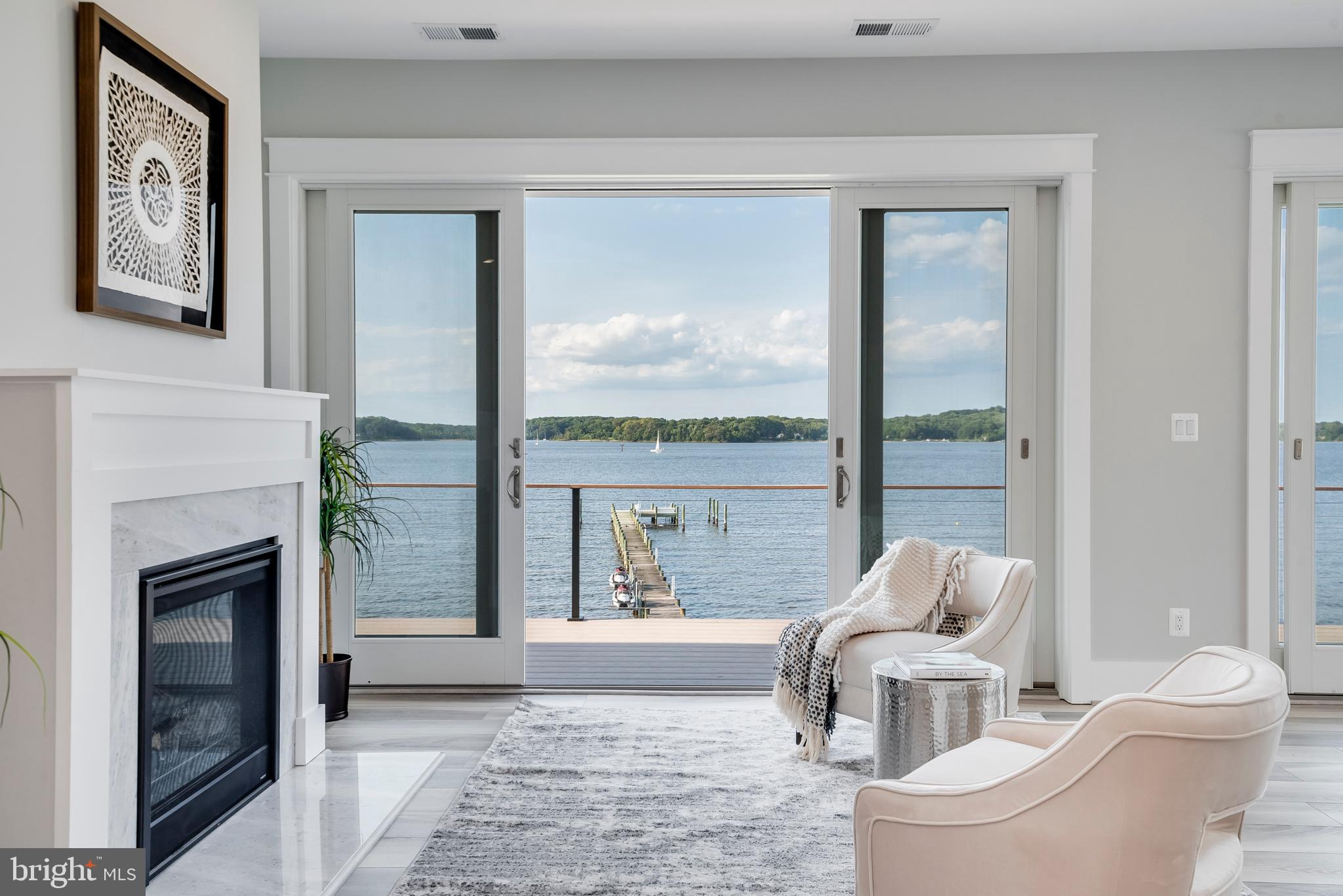 BROADWATER BEACH - Residential