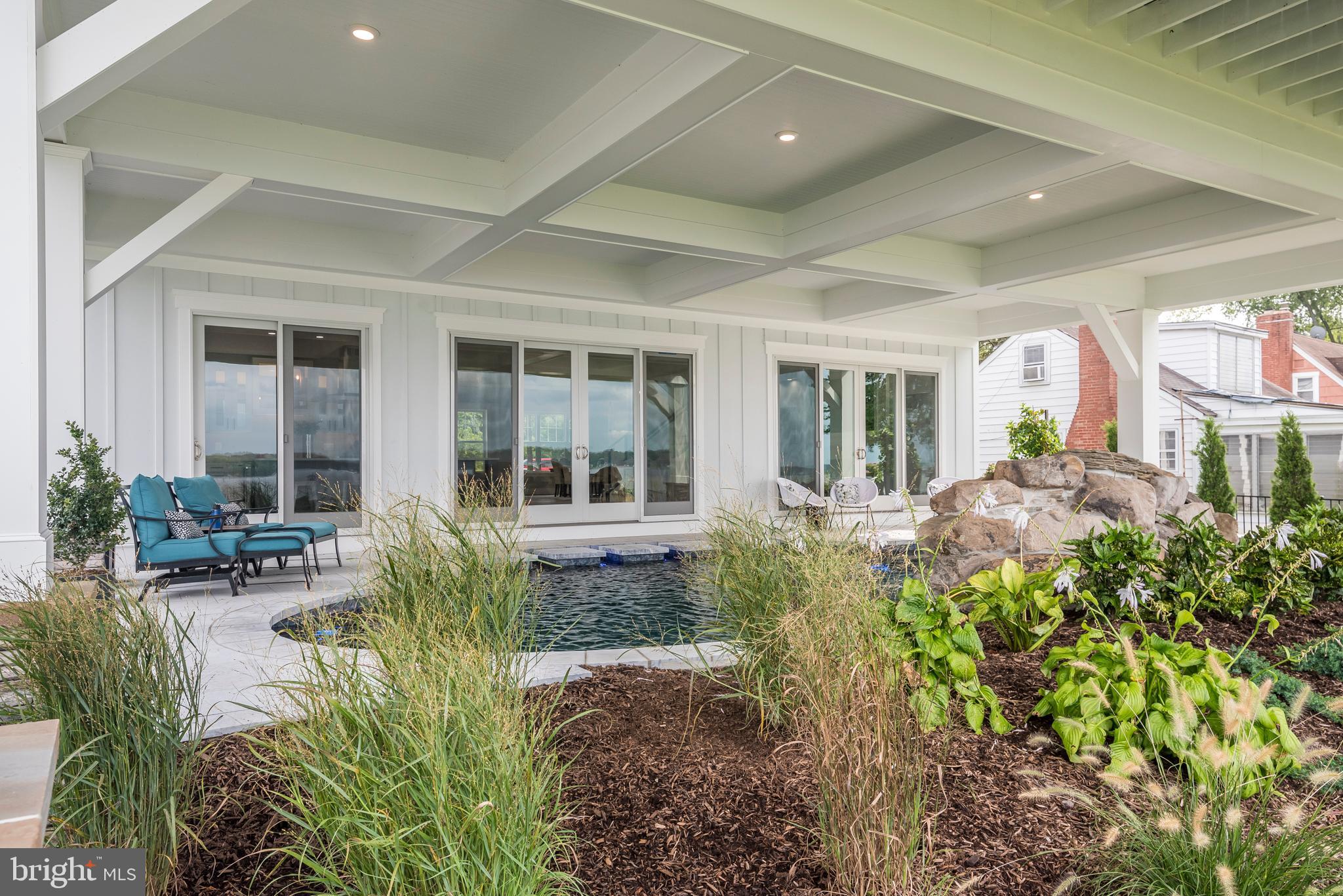 BROADWATER BEACH - Residential