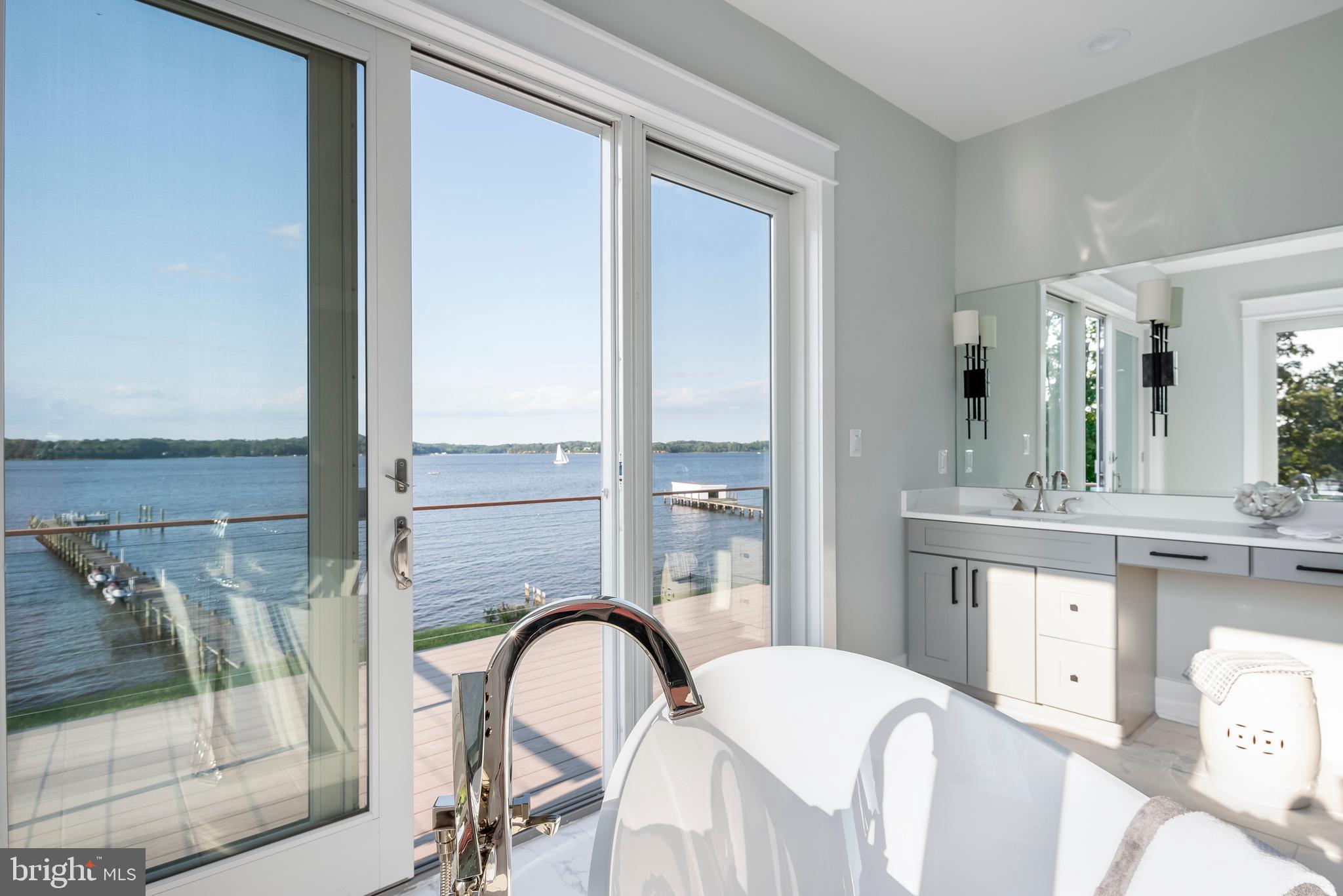 BROADWATER BEACH - Residential