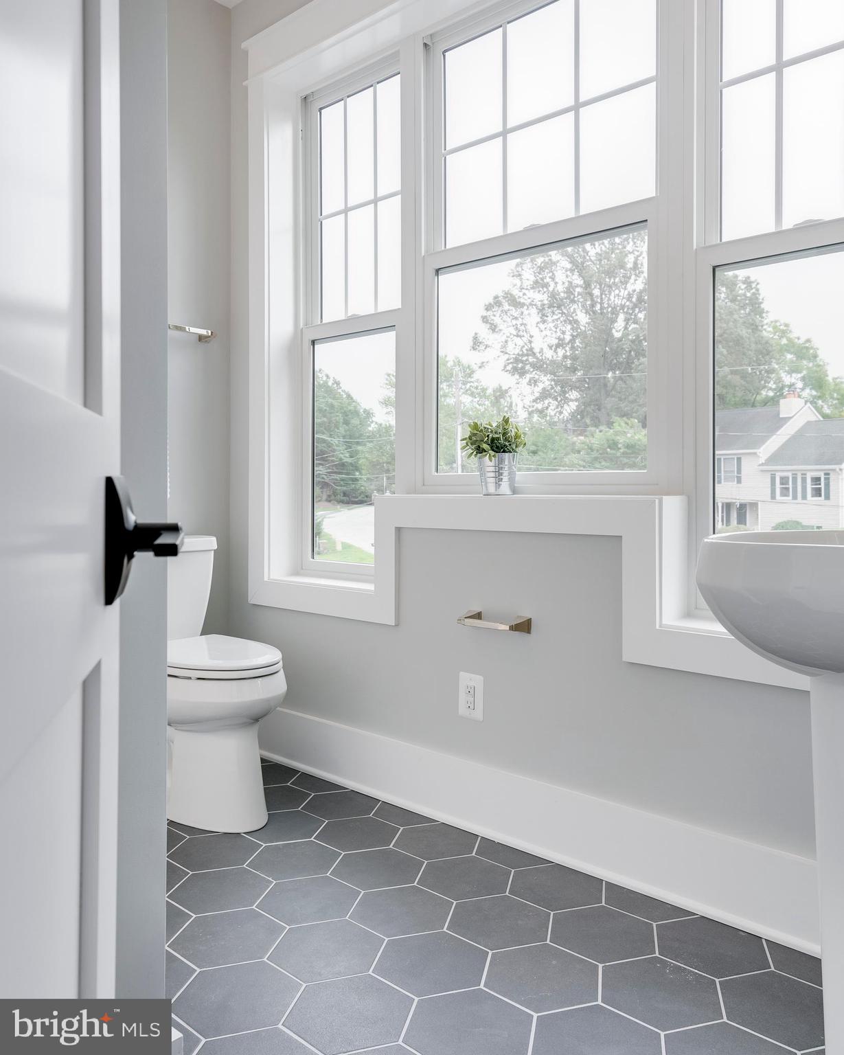 BROADWATER BEACH - Residential