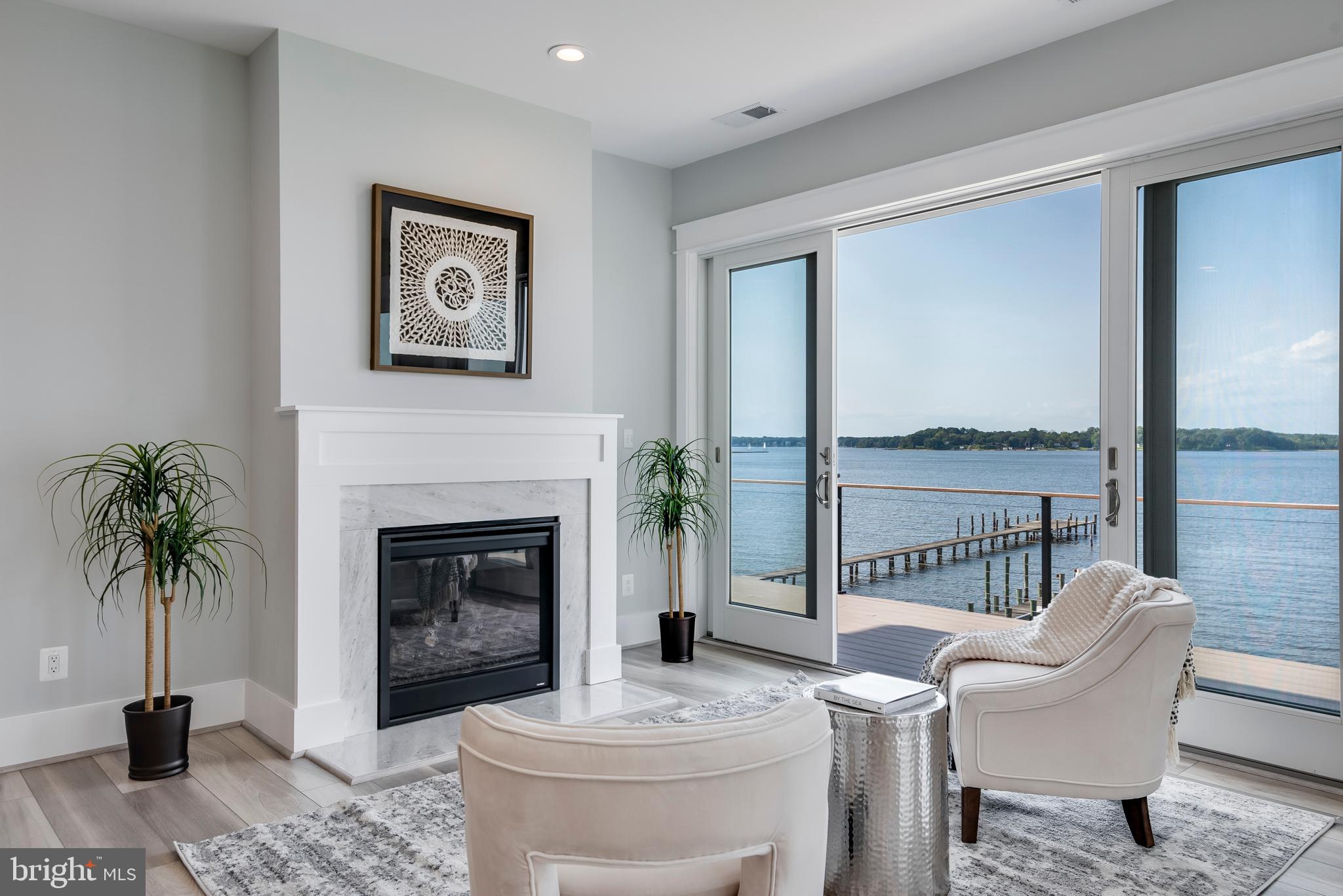 BROADWATER BEACH - Residential