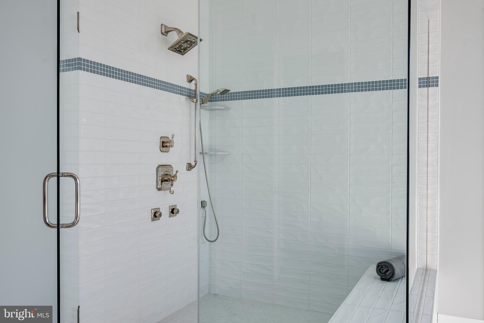 BROADWATER BEACH - Residential