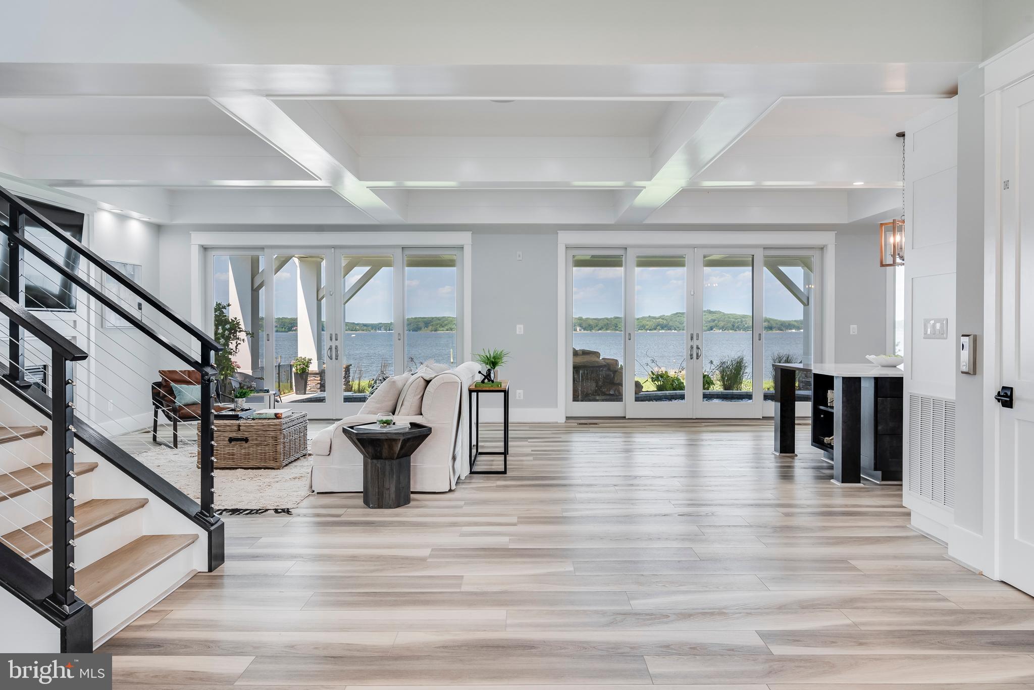 BROADWATER BEACH - Residential