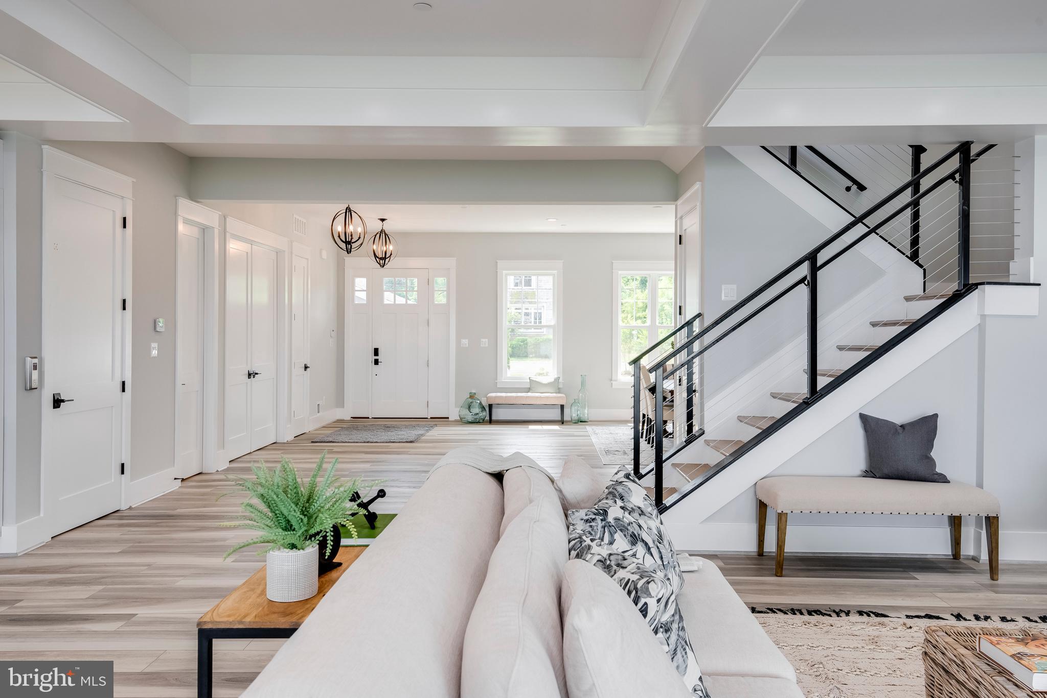 BROADWATER BEACH - Residential