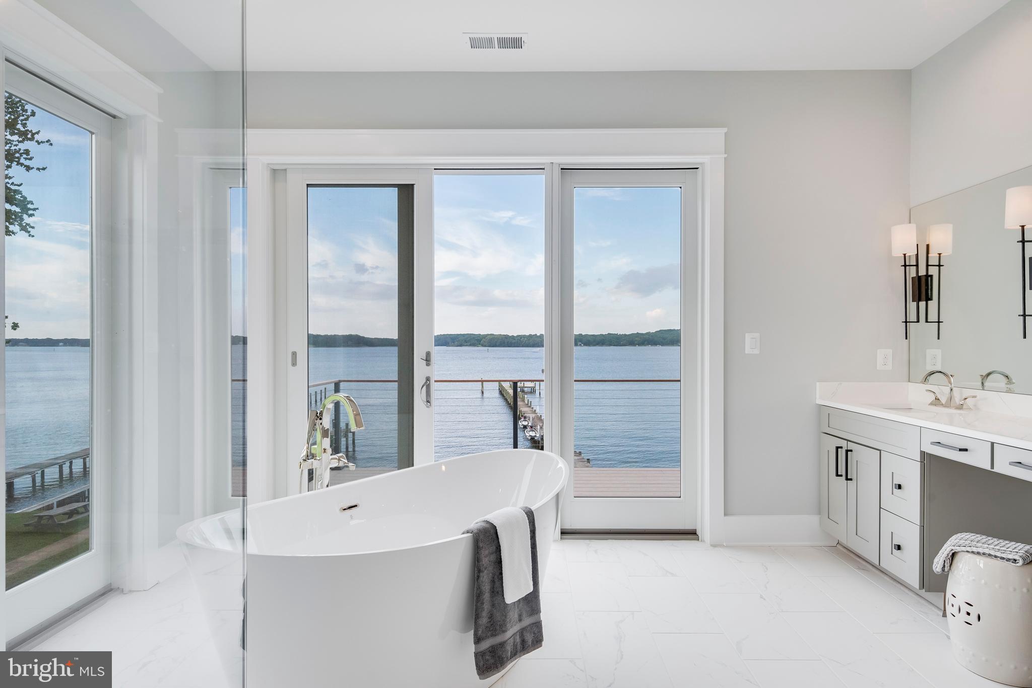 BROADWATER BEACH - Residential