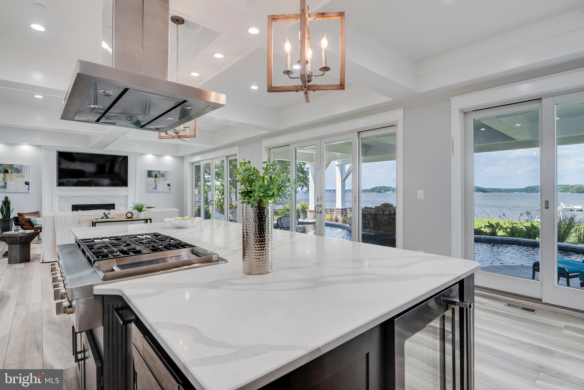 BROADWATER BEACH - Residential