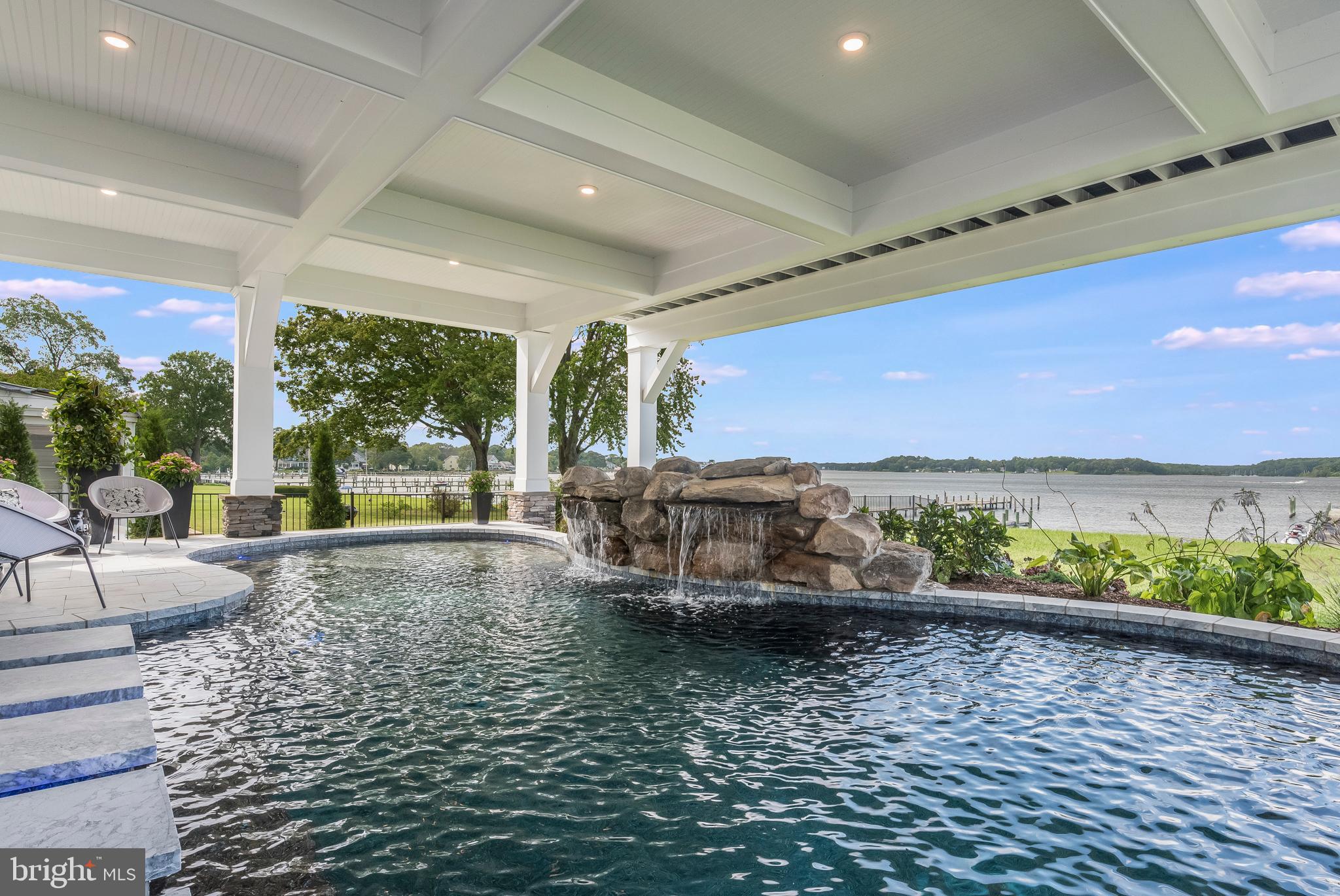 BROADWATER BEACH - Residential