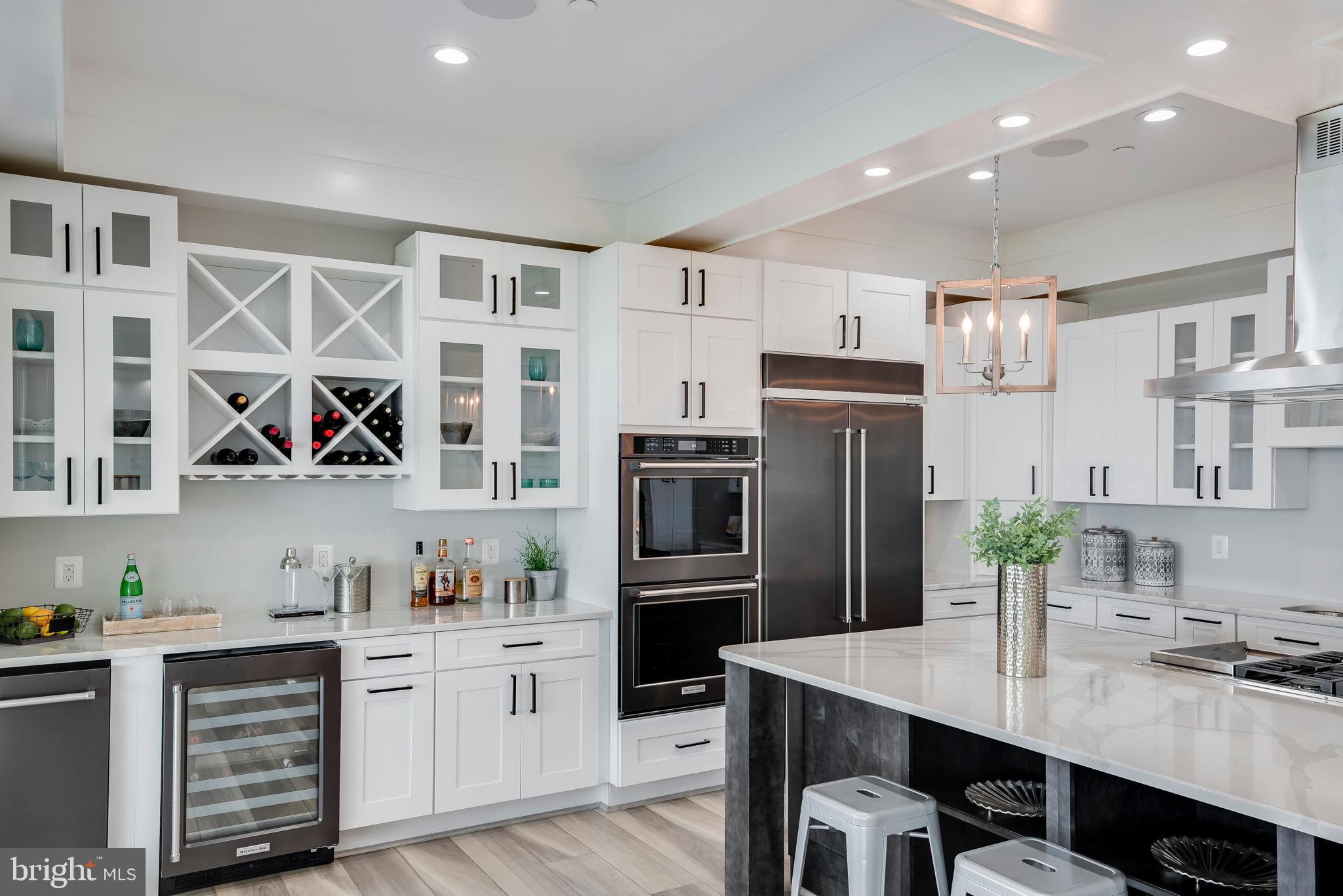 BROADWATER BEACH - Residential