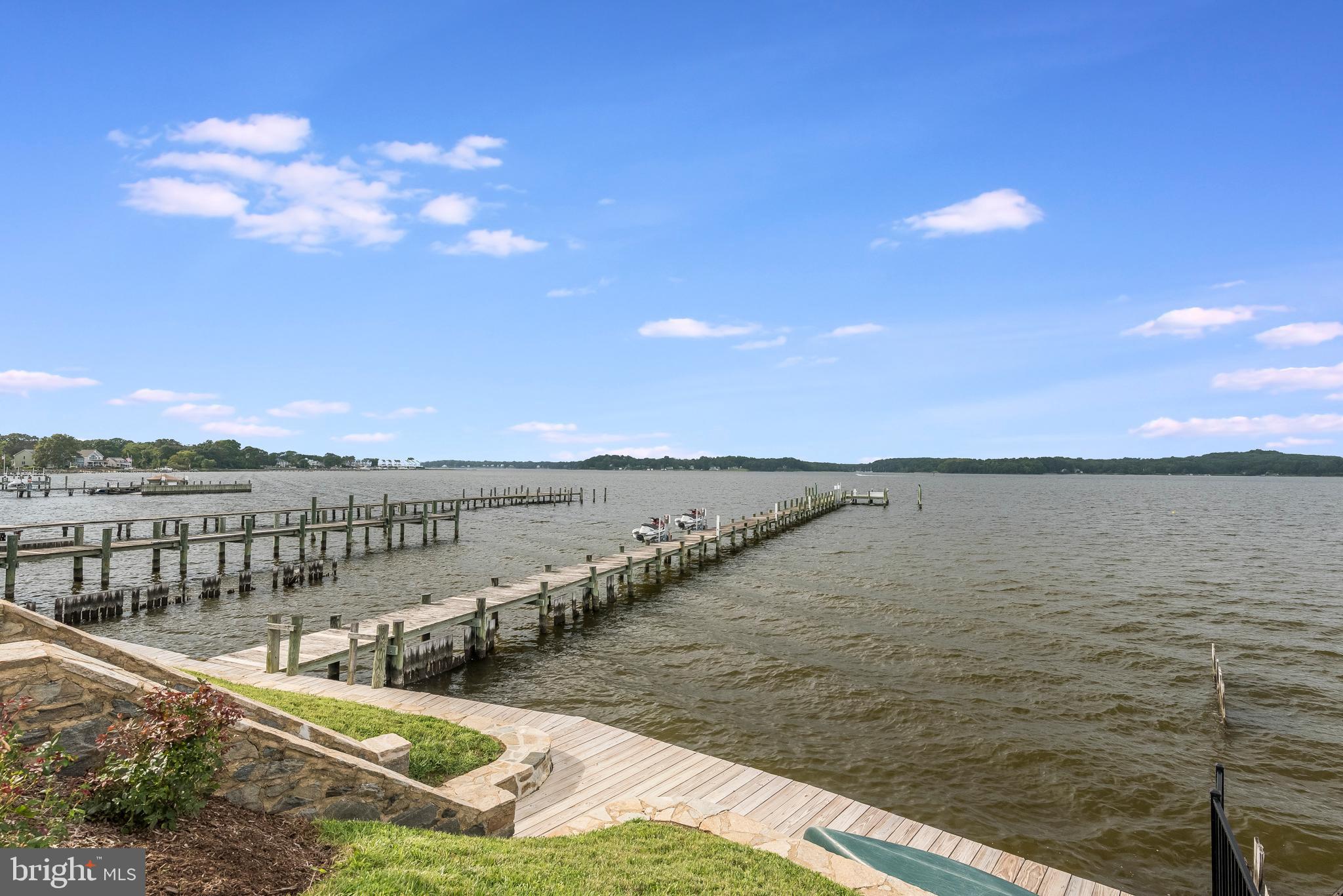 BROADWATER BEACH - Residential