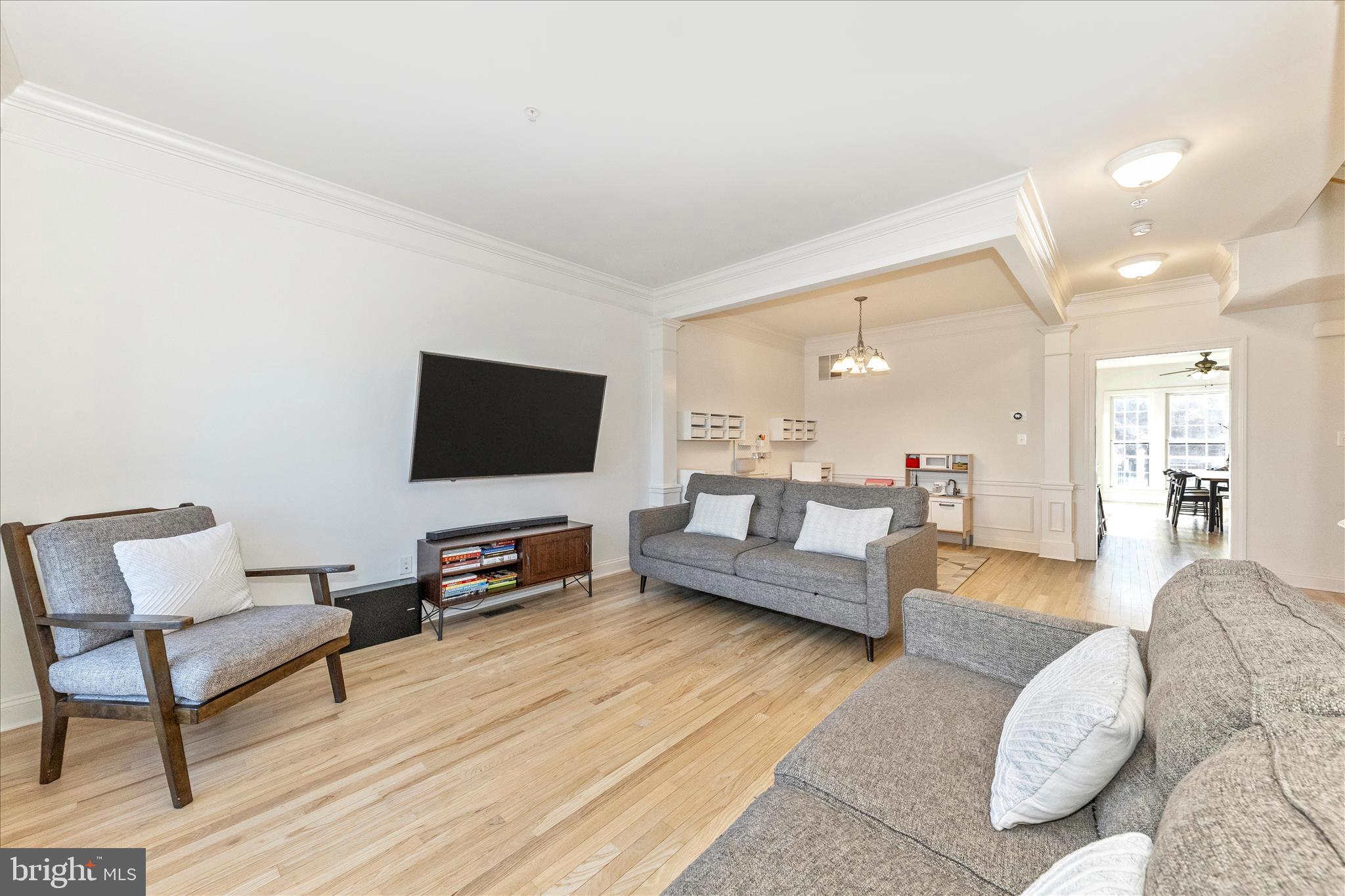 WHISPERING CREEK - Residential