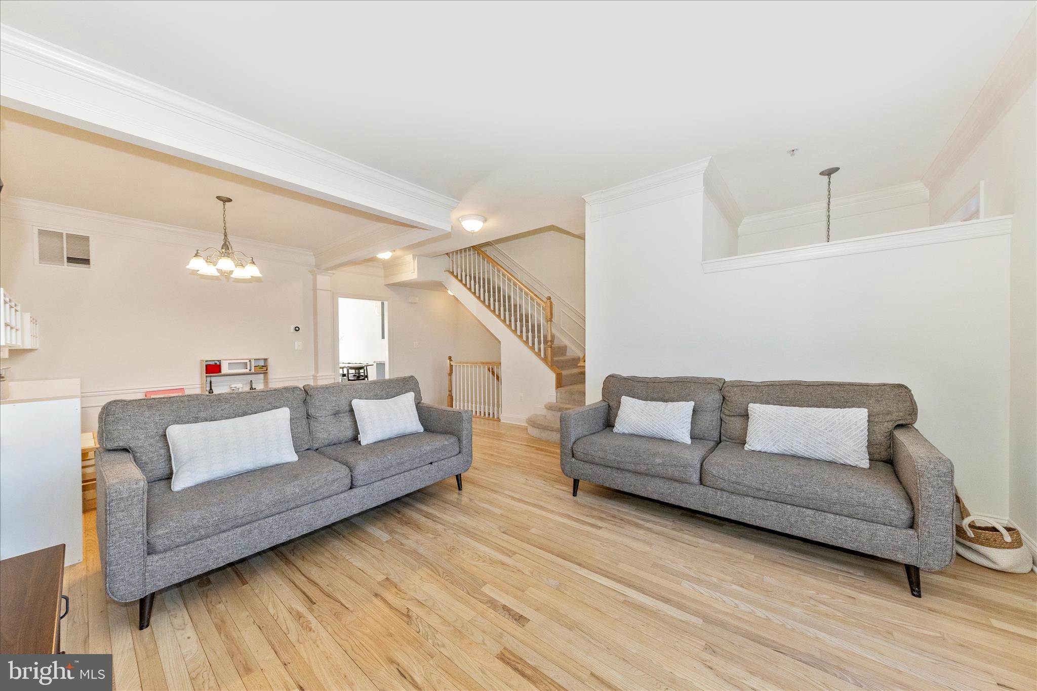 WHISPERING CREEK - Residential