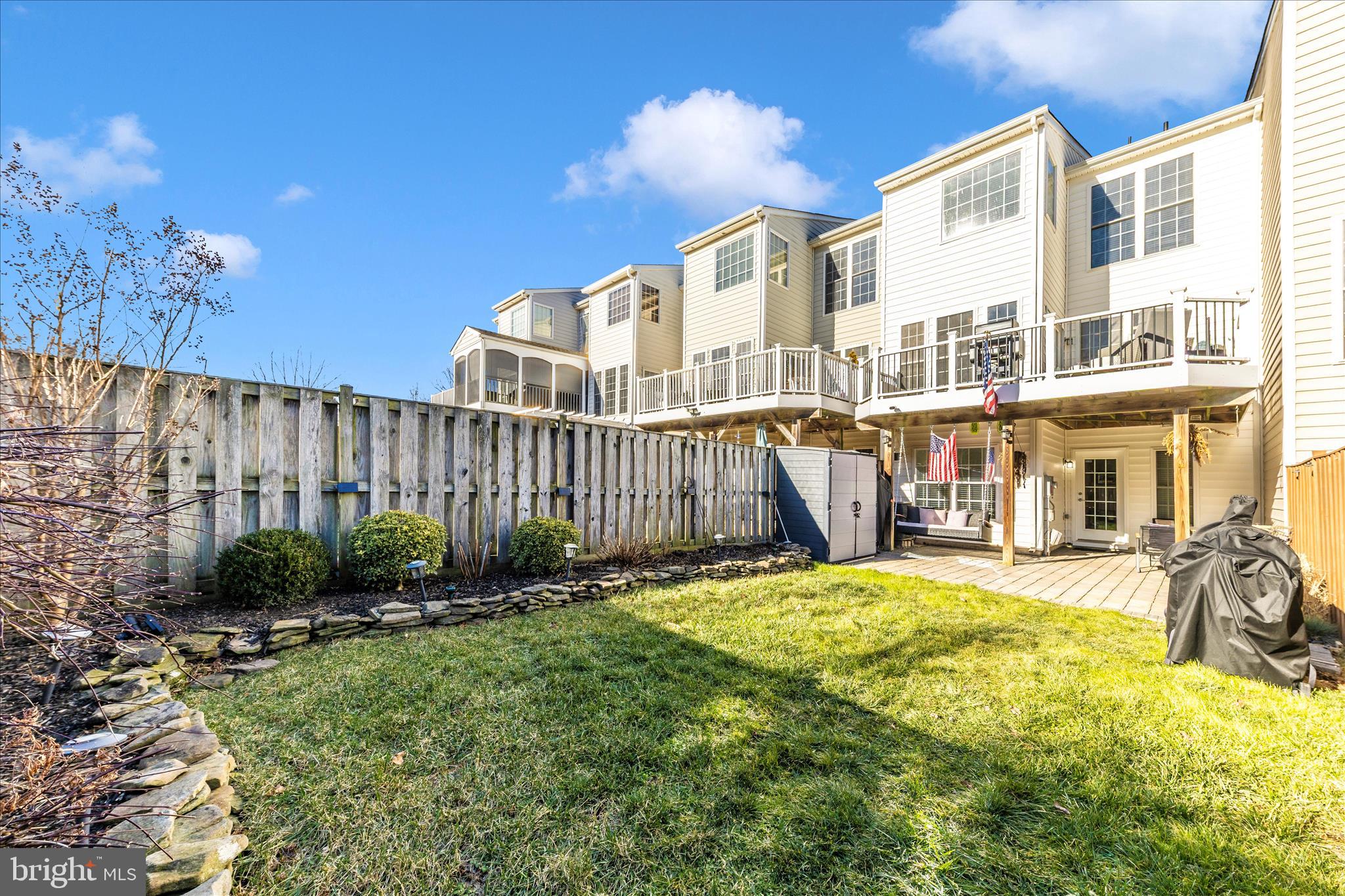 WHISPERING CREEK - Residential