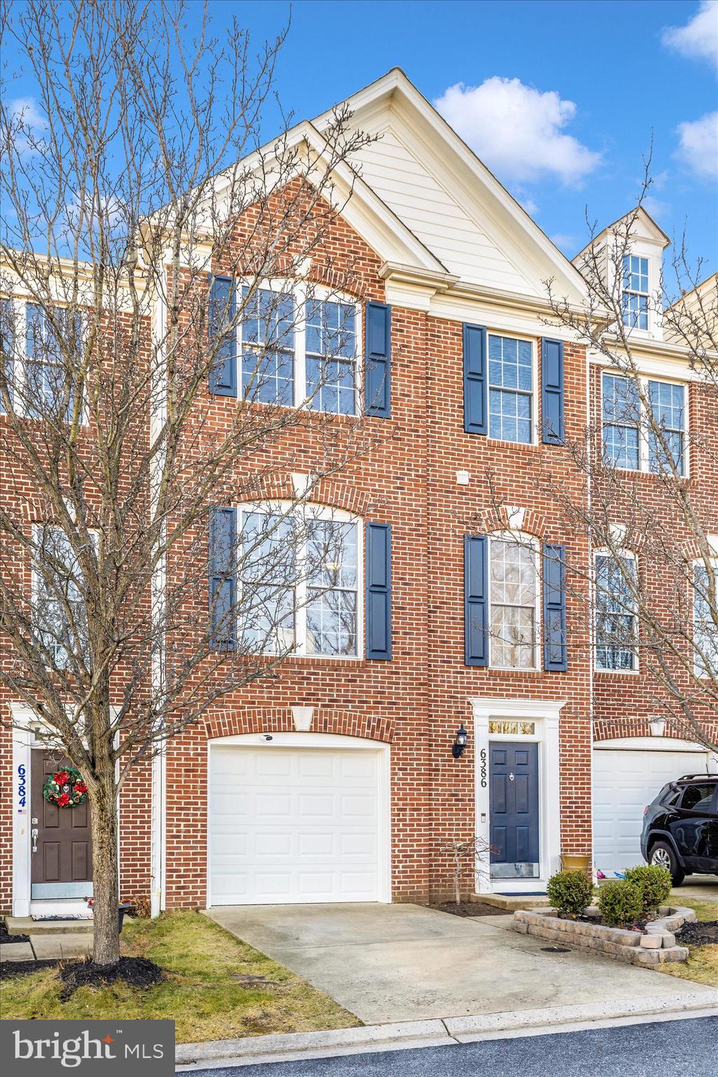 WHISPERING CREEK - Residential