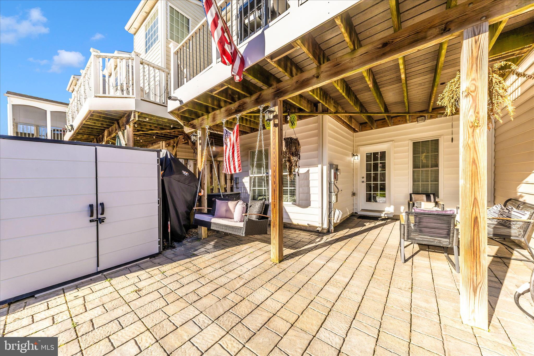 WHISPERING CREEK - Residential