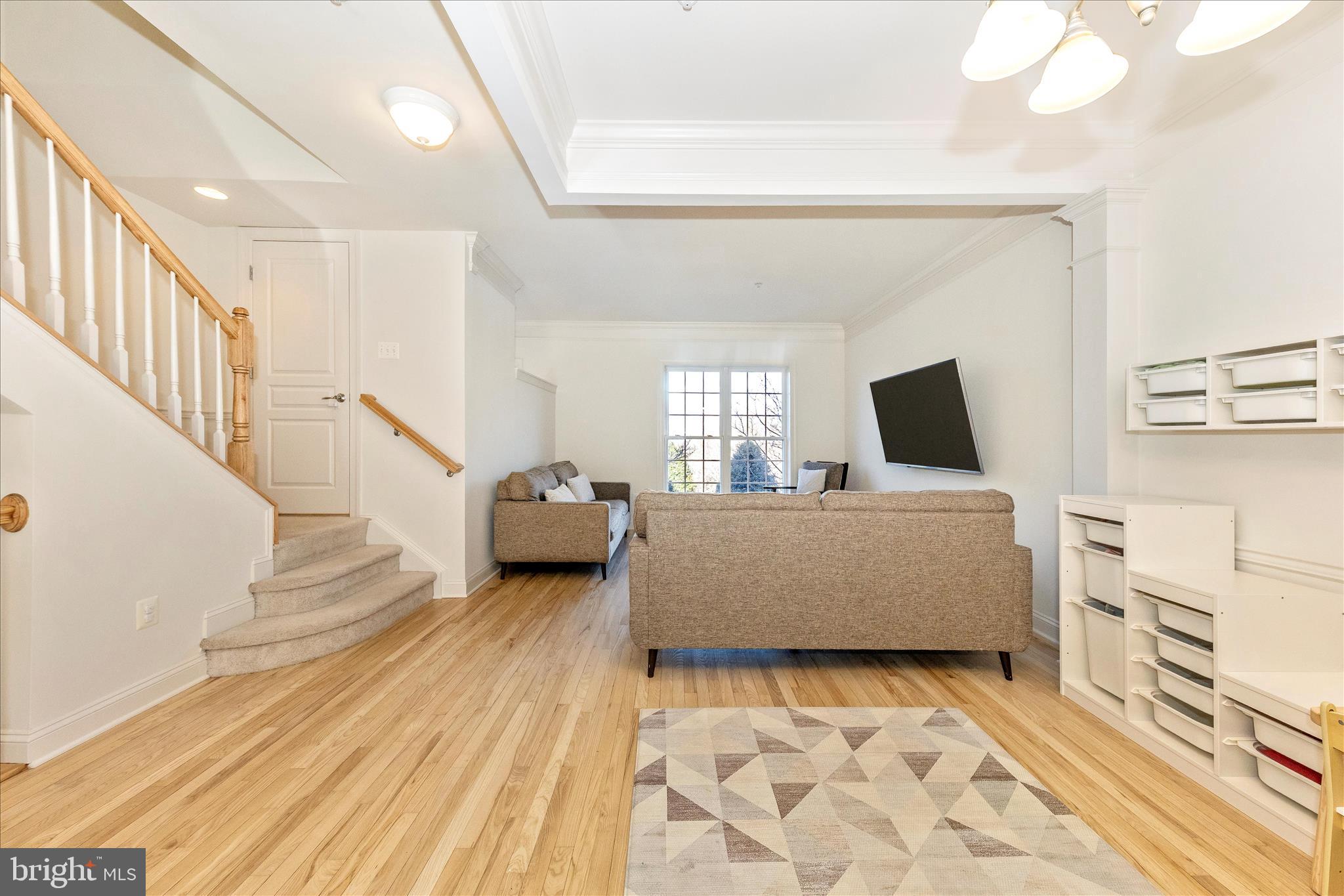 WHISPERING CREEK - Residential