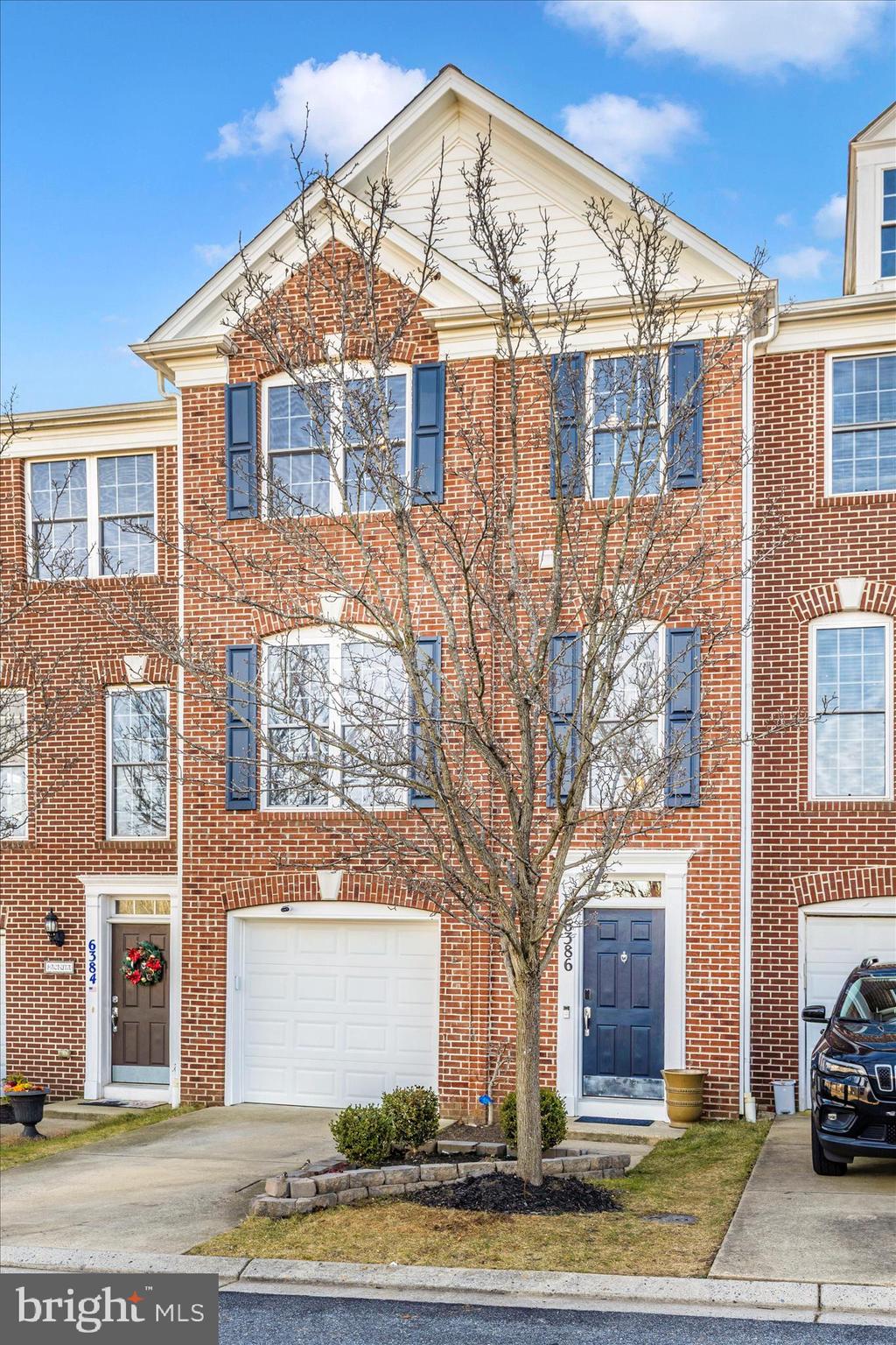 WHISPERING CREEK - Residential