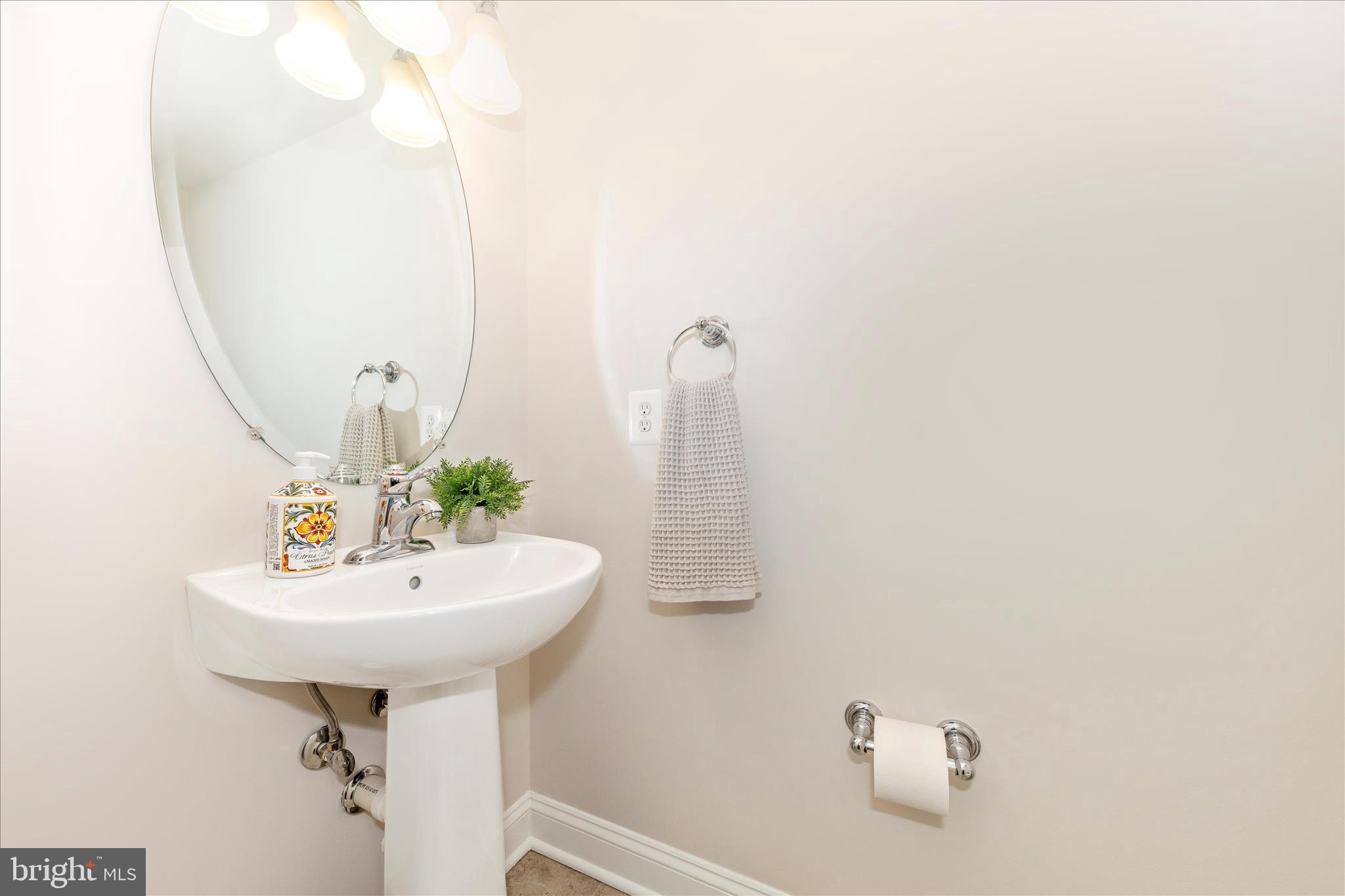 WHISPERING CREEK - Residential