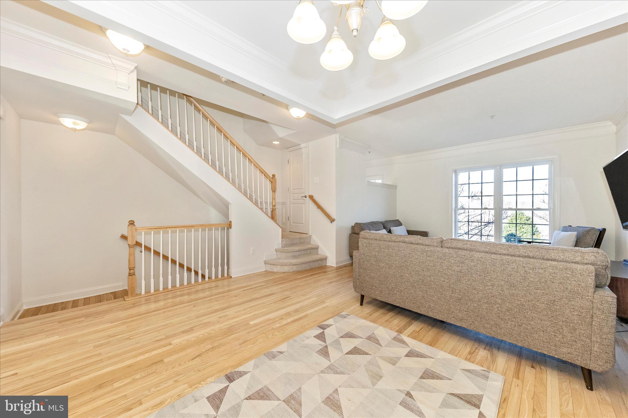 WHISPERING CREEK - Residential