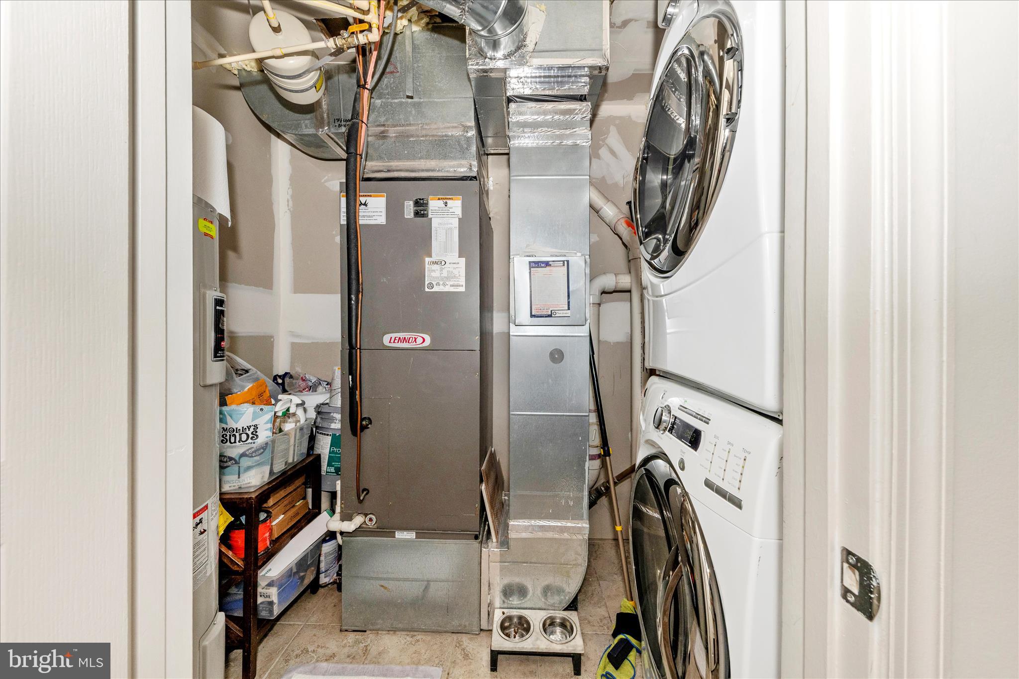 WHISPERING CREEK - Residential