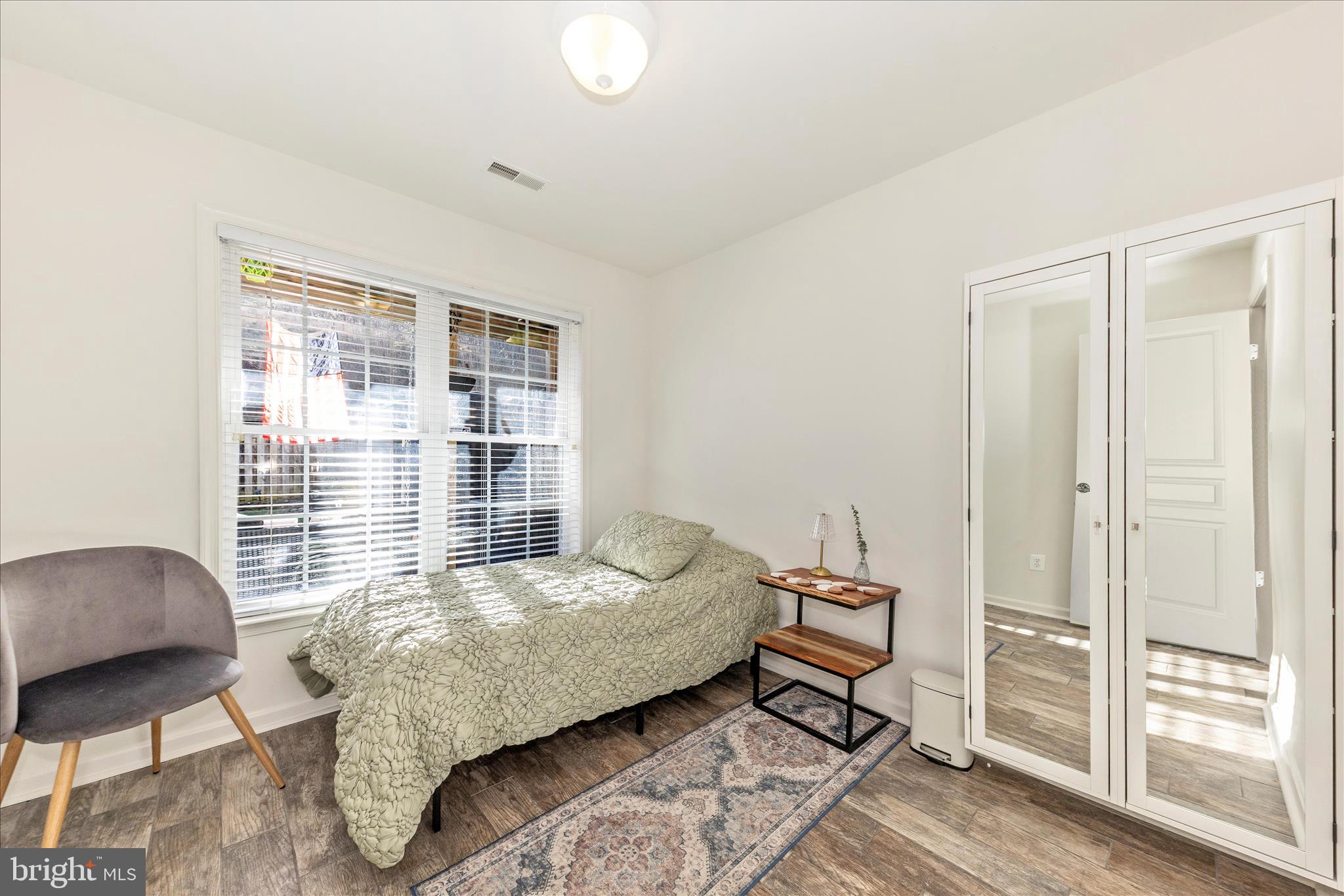 WHISPERING CREEK - Residential