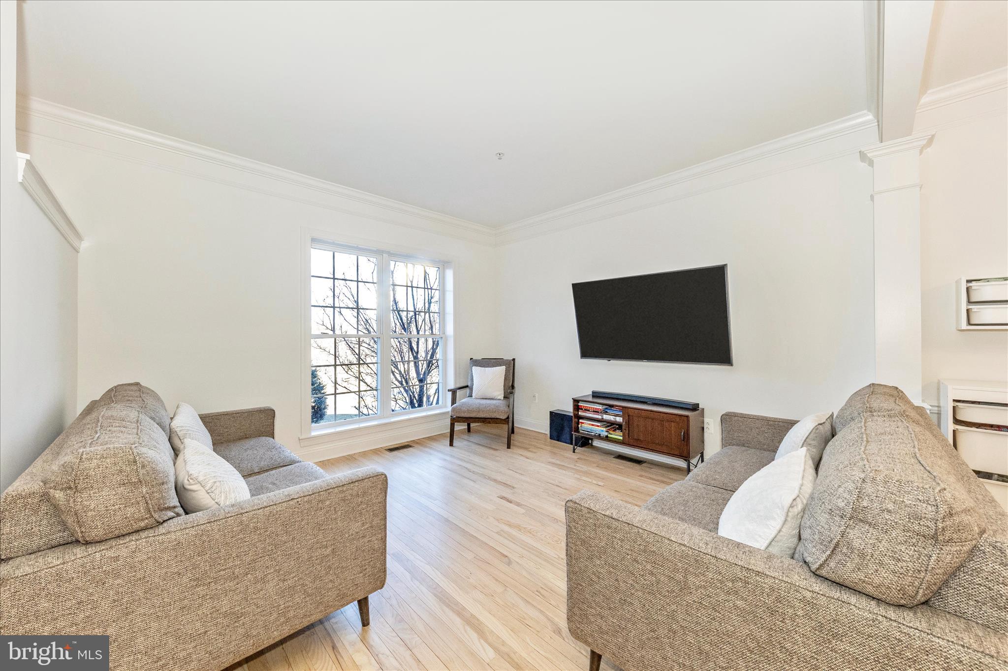 WHISPERING CREEK - Residential