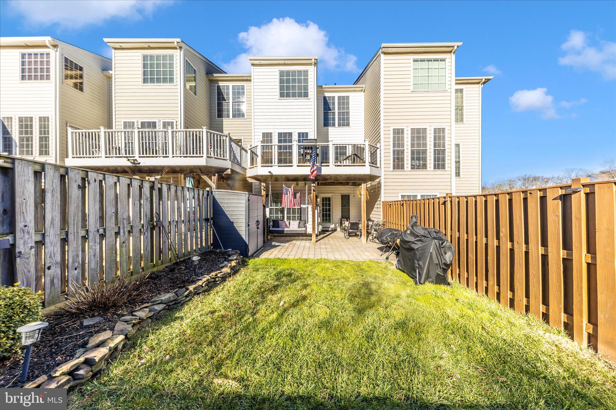 WHISPERING CREEK - Residential