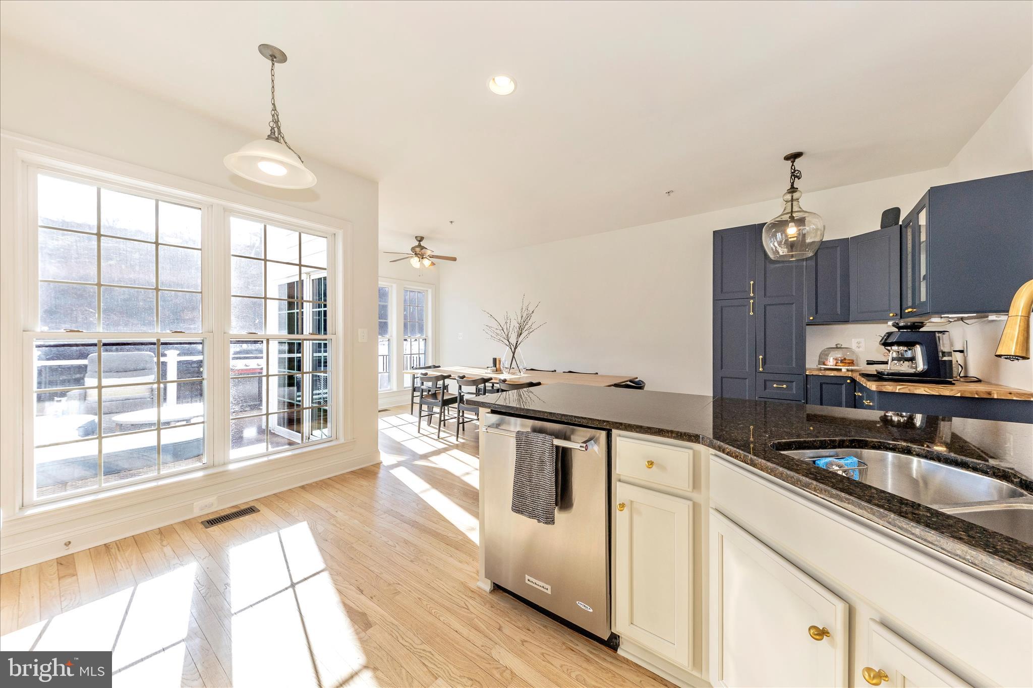 WHISPERING CREEK - Residential