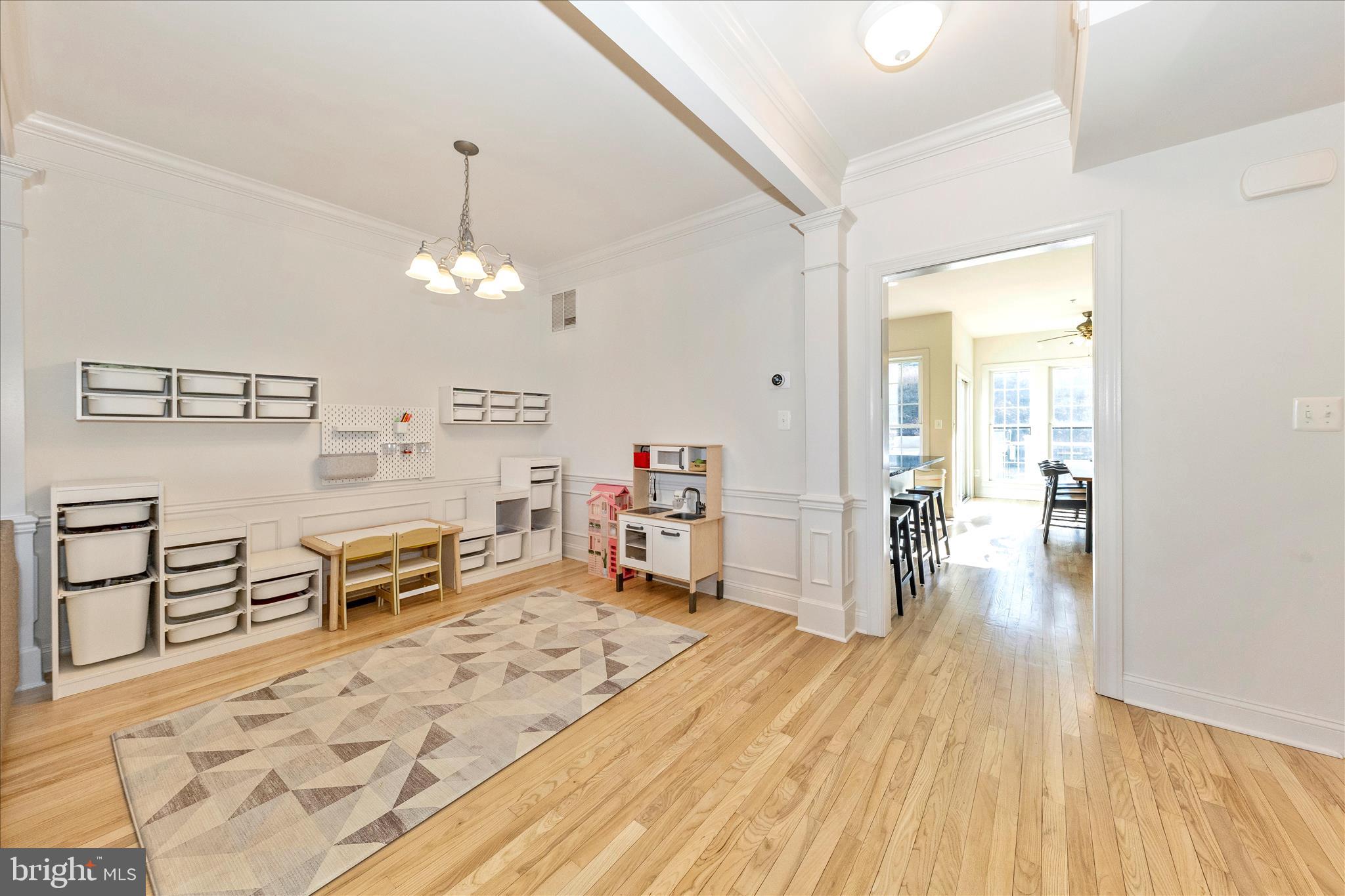 WHISPERING CREEK - Residential