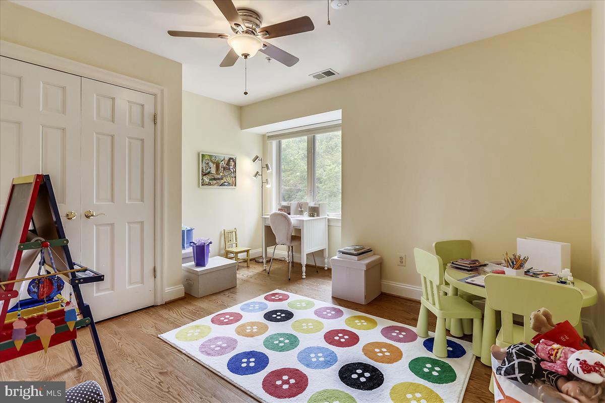 GEORGETOWN VILLAGE - Residential Lease