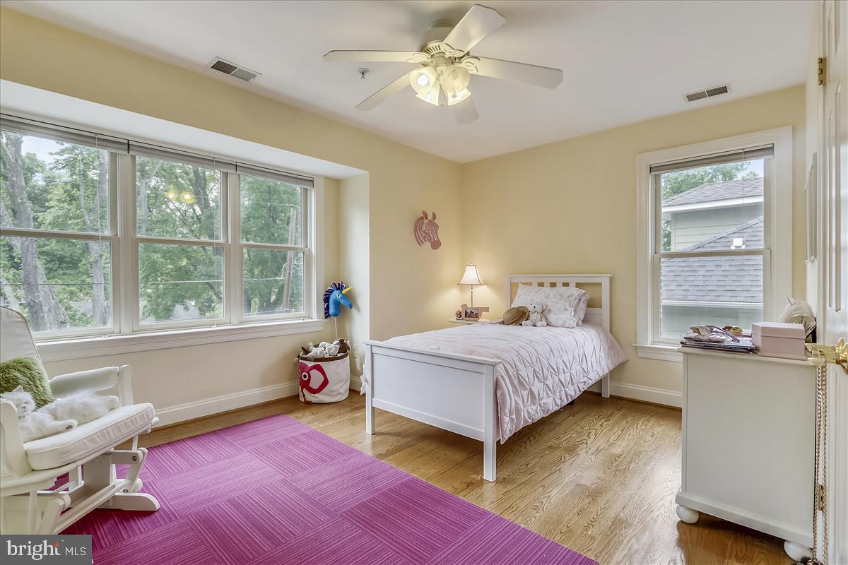 GEORGETOWN VILLAGE - Residential Lease