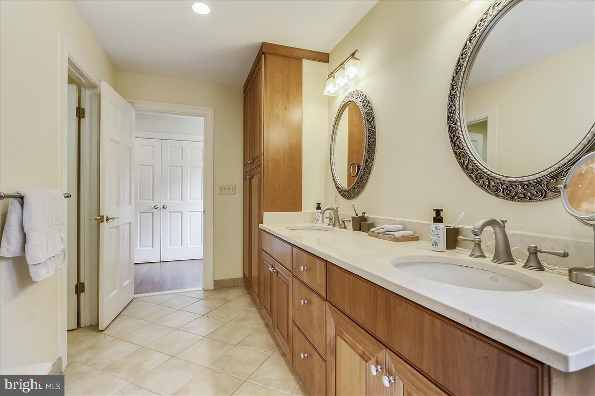 GEORGETOWN VILLAGE - Residential Lease