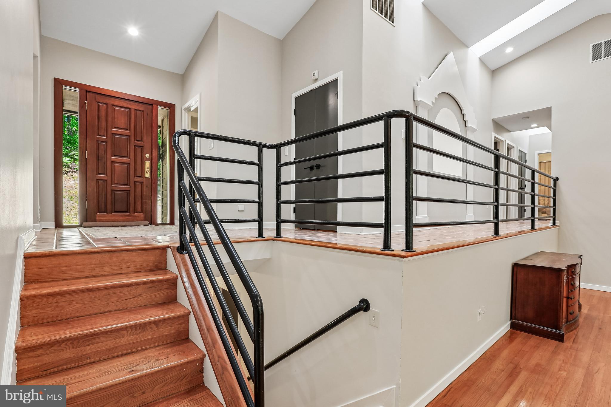 810 GOVERNOR BRIDGE ROAD