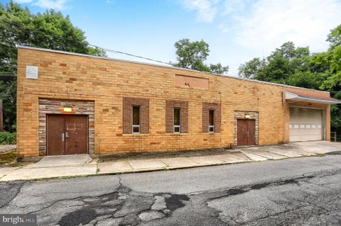 Photo of 320 N Wolfe Street, POTTSVILLE, PA 17901 (MLS # PASK2028450)