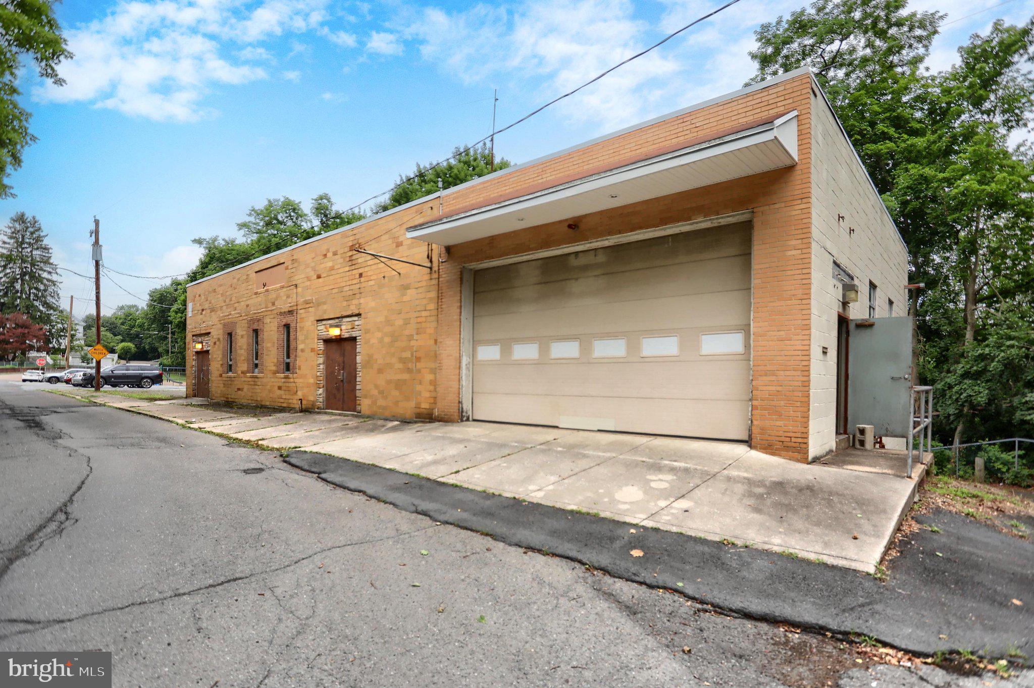 320 N WOLFE STREET