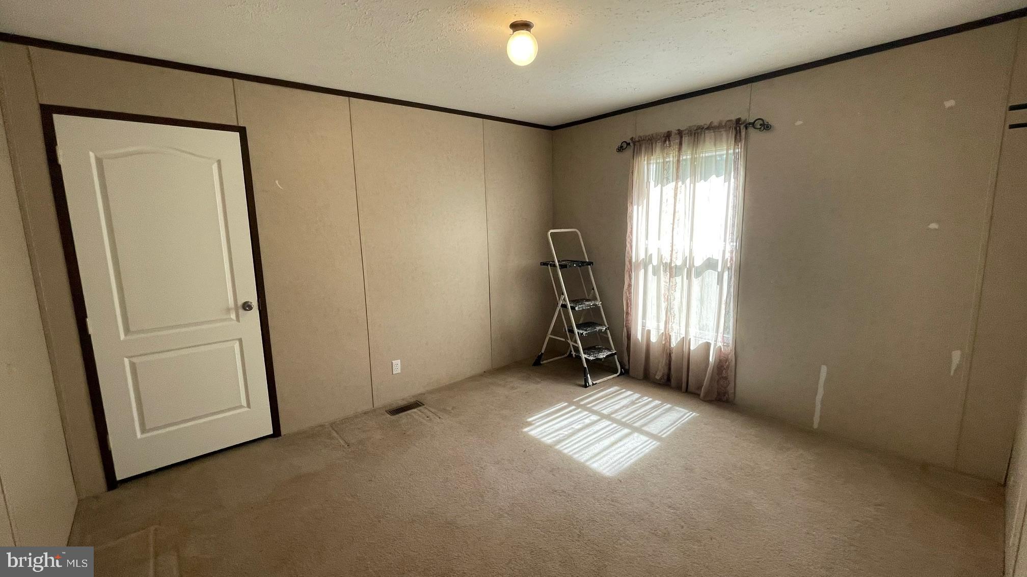 SHERMAN ESTATES - Residential