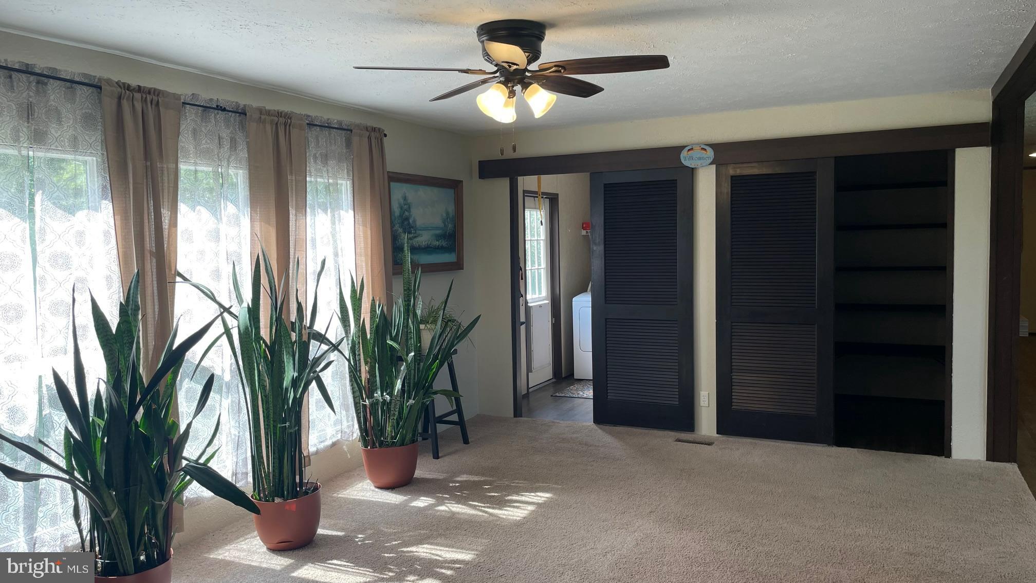 SHERMAN ESTATES - Residential