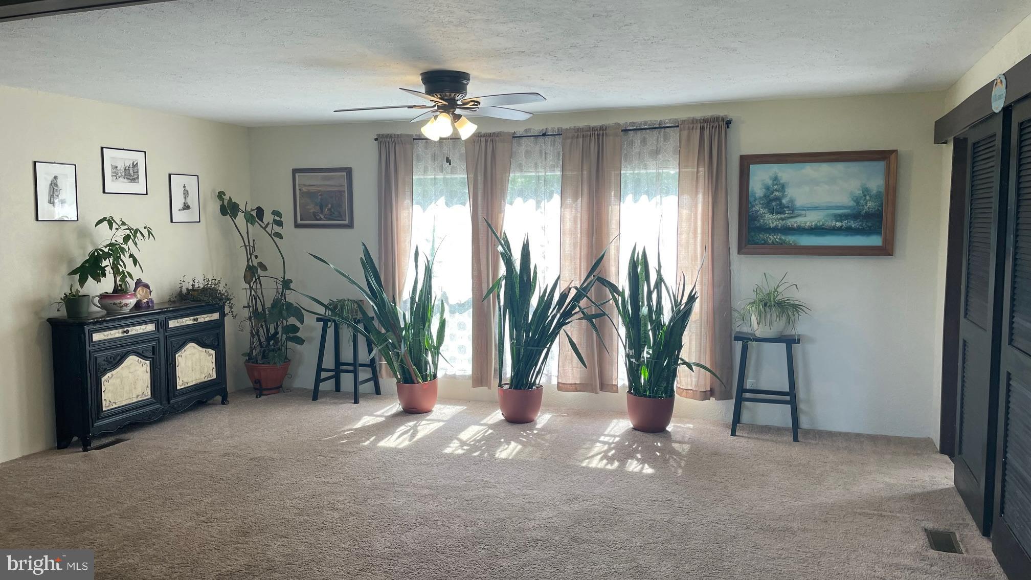 SHERMAN ESTATES - Residential