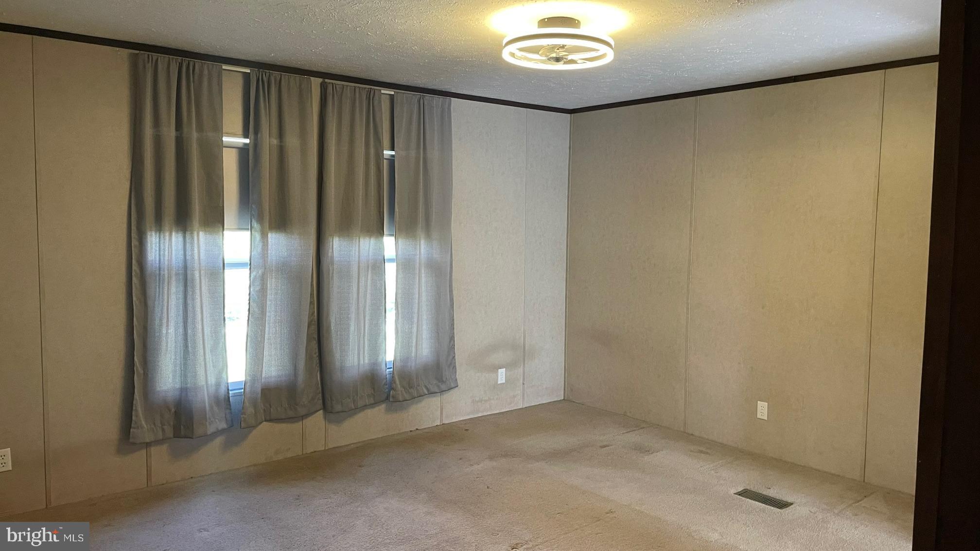 SHERMAN ESTATES - Residential