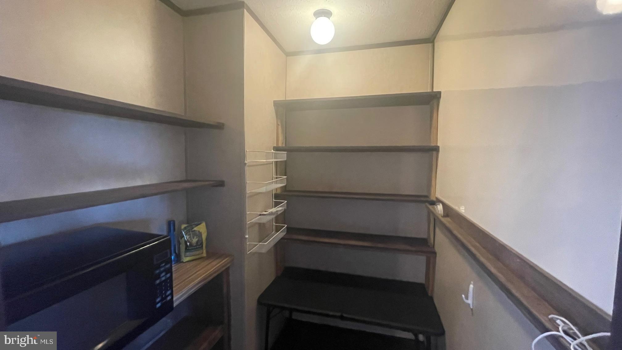 SHERMAN ESTATES - Residential